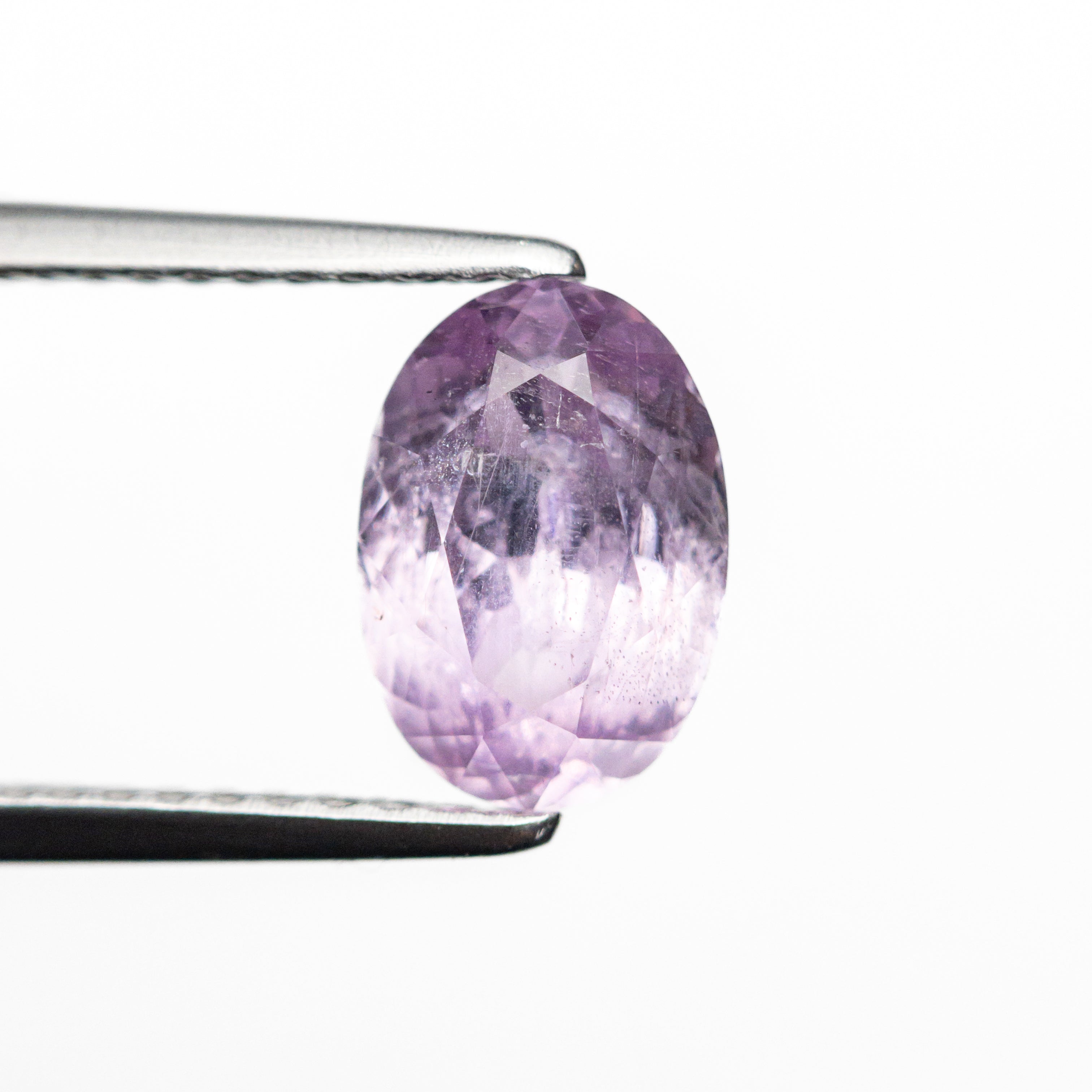 1.69ct 8.29x5.81x4.19mm Oval Brilliant Sapphire 24680-01-Staghead Designs