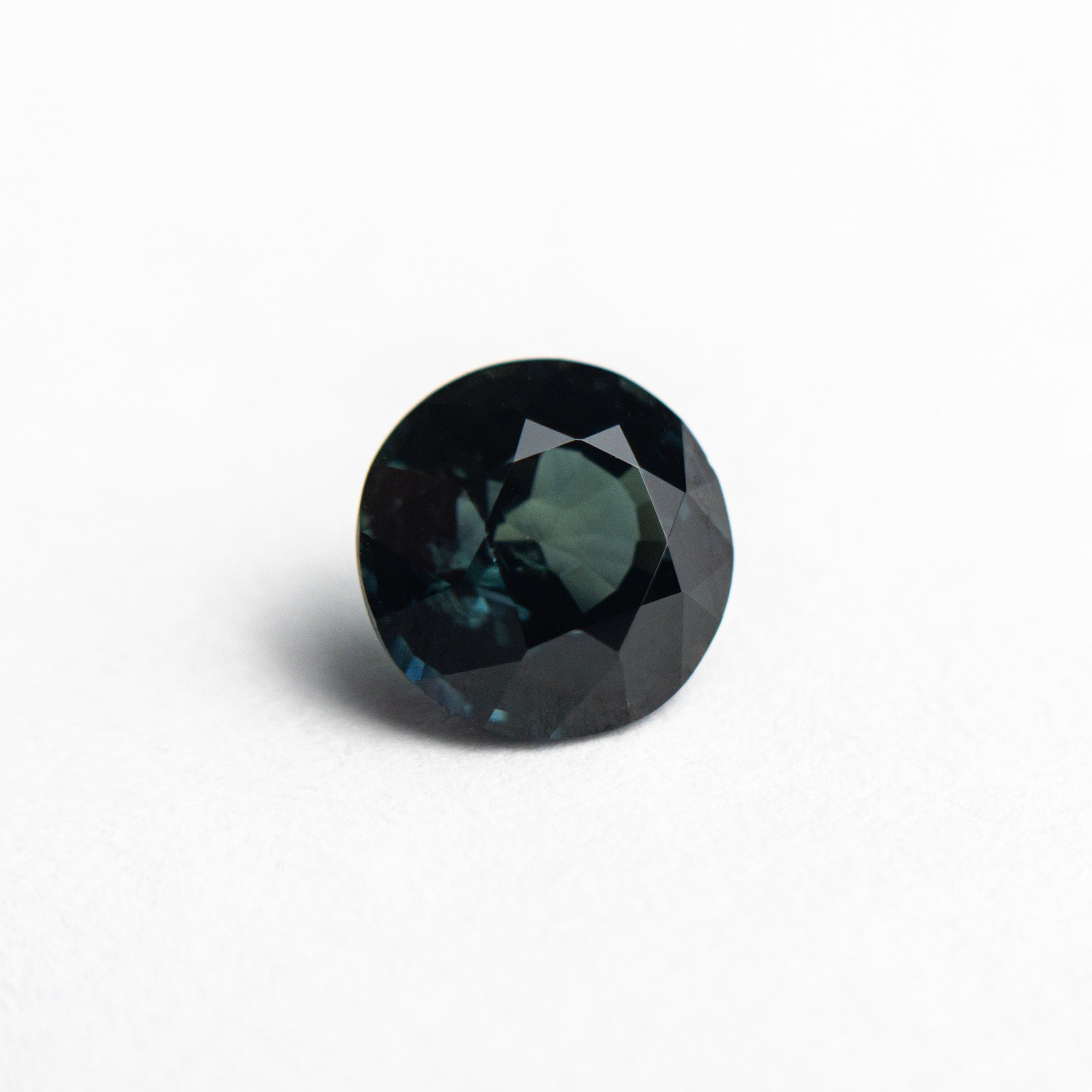 1.39ct 6.45x6.42x4.21mm Round Brilliant Sapphire 20674-09-Staghead Designs