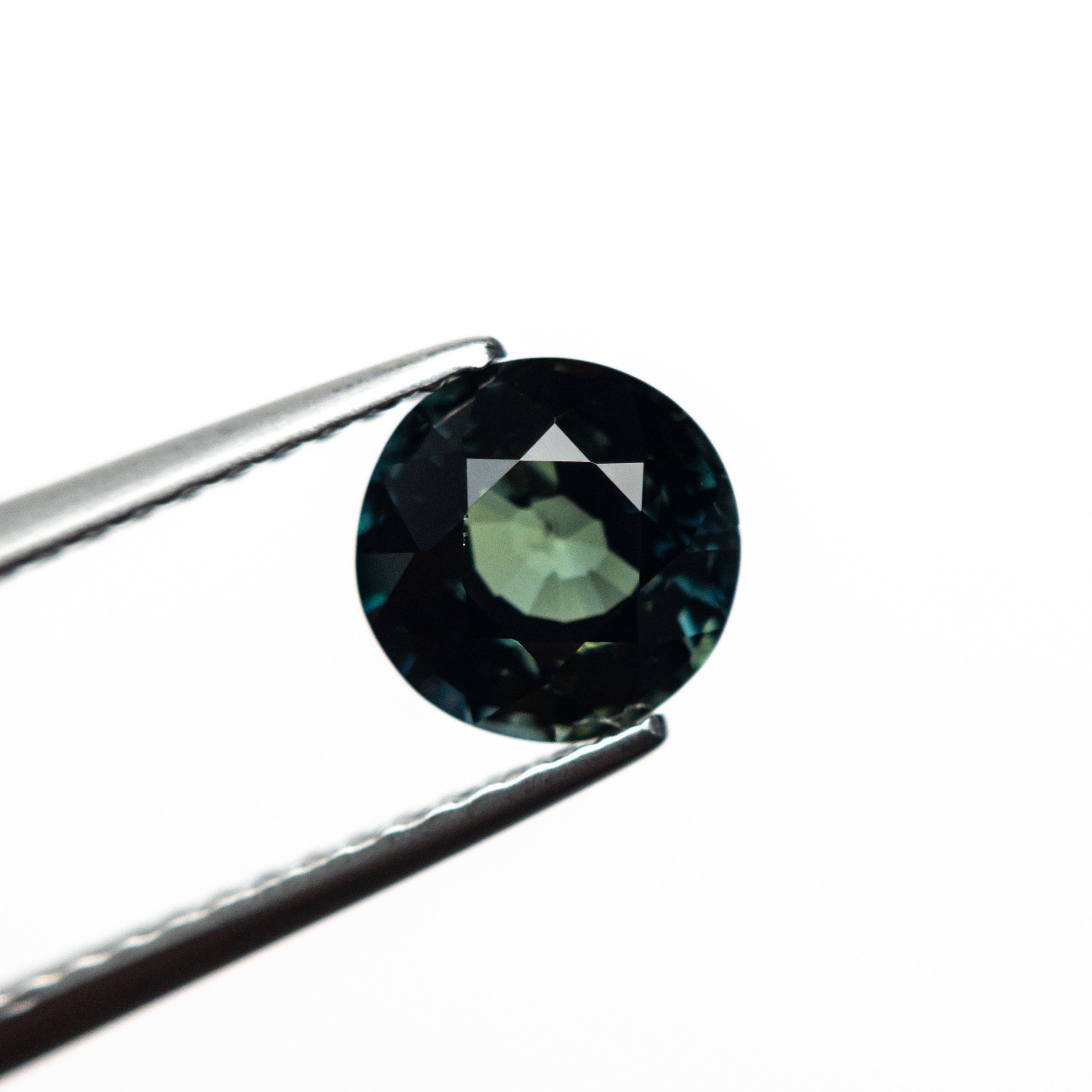 1.39ct 6.45x6.42x4.21mm Round Brilliant Sapphire 20674-09-Staghead Designs