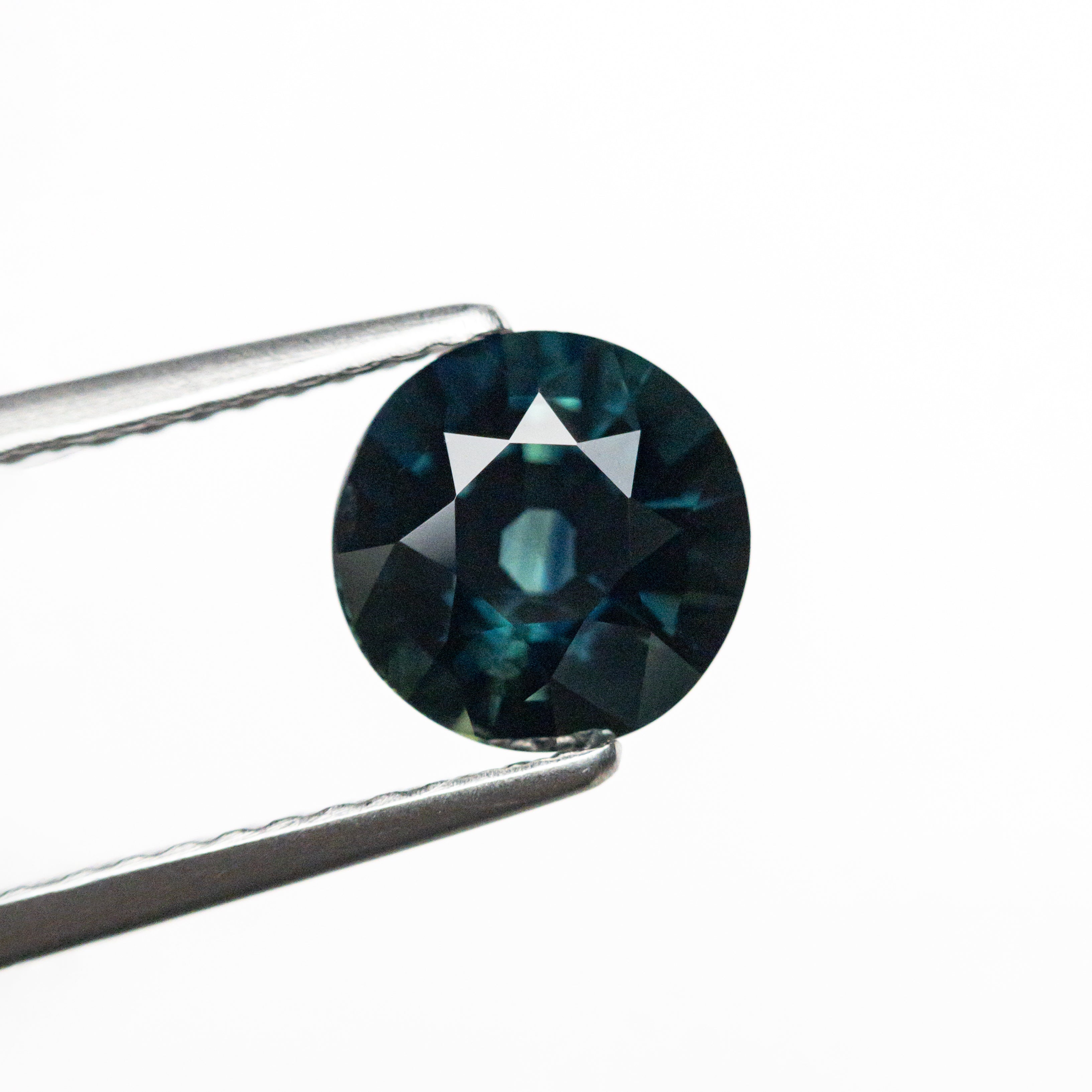 1.59ct 7.05x6.98x4.53mm Round Brilliant Sapphire 20991-06-Staghead Designs