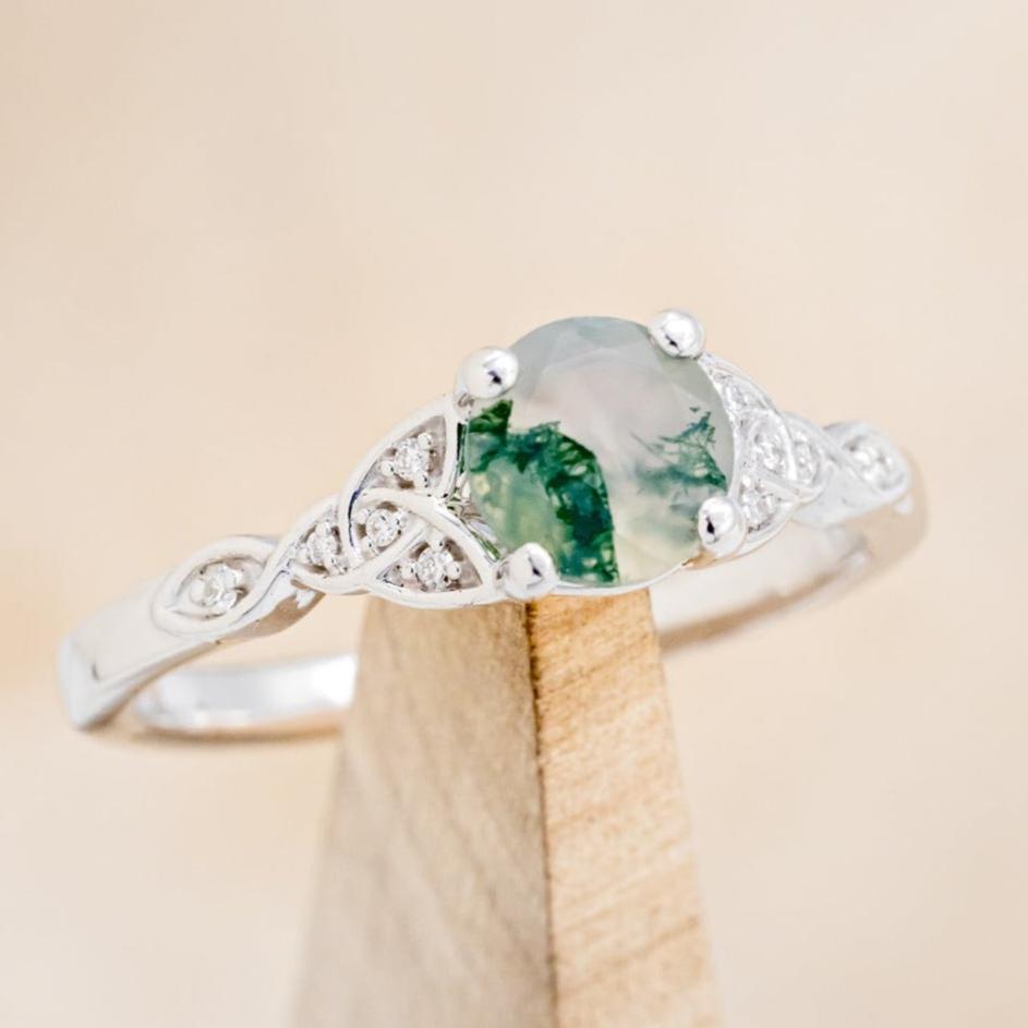 "AIFE" - CELTIC KNOT ROUND ENGAGEMENT RING-4