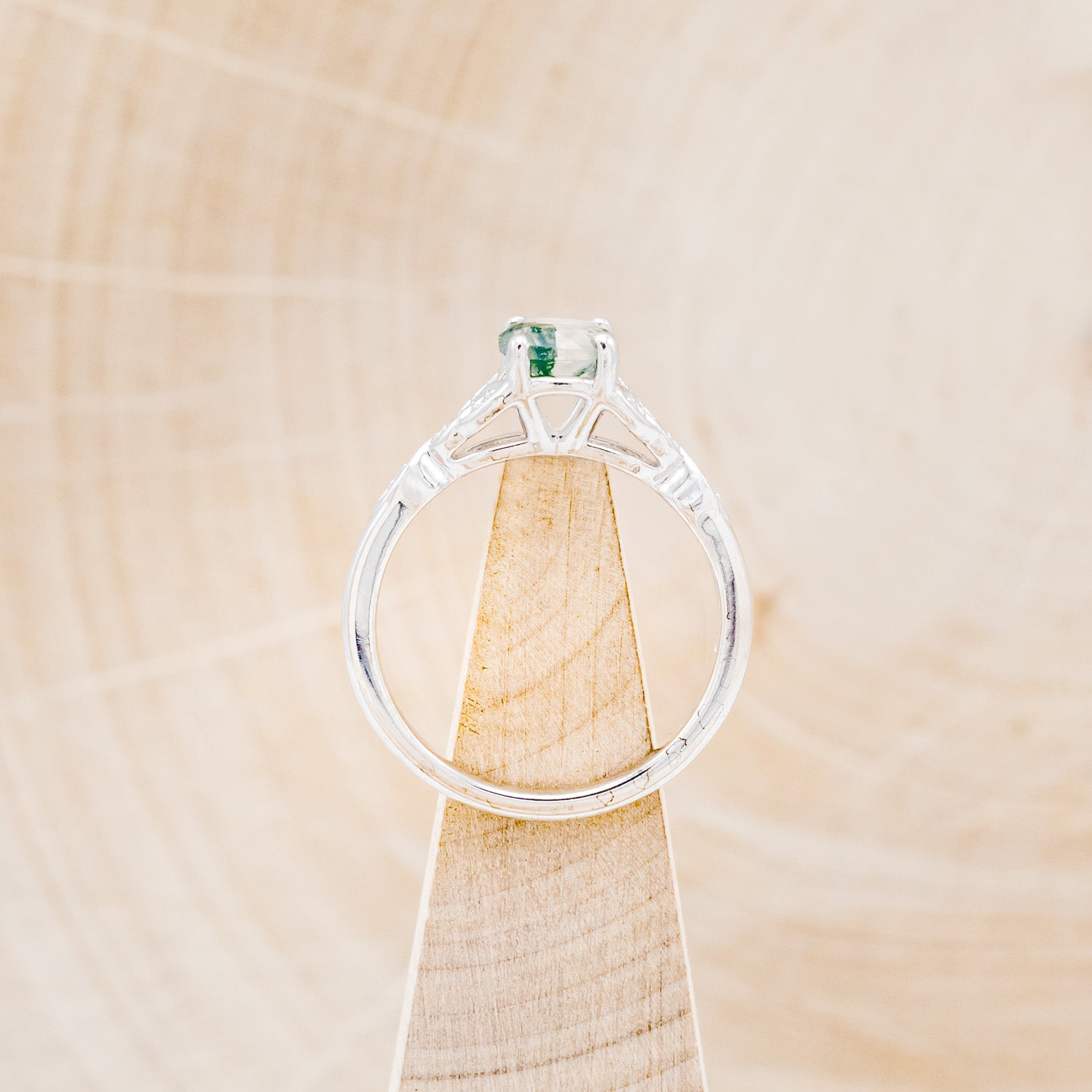 "AIFE" - CELTIC KNOT DESIGNED ENGAGEMENT RING WITH ROUND CUT MOSS AGATE AND DIAMOND TRACER - READY TO SHIP-Staghead Designs