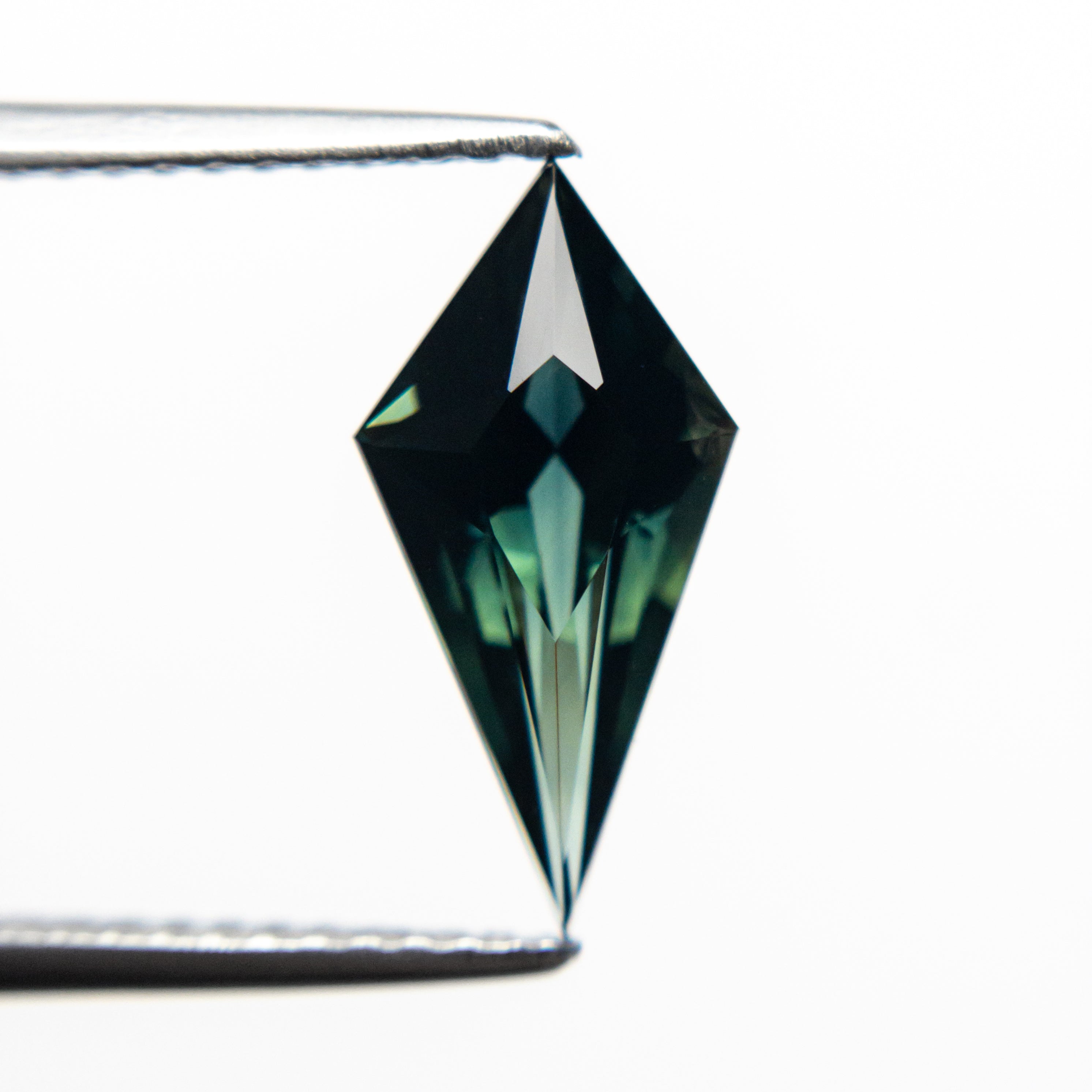 1.66ct 13.12x6.47x4.07mm Kite Brilliant Sapphire 22268-02-Staghead Designs