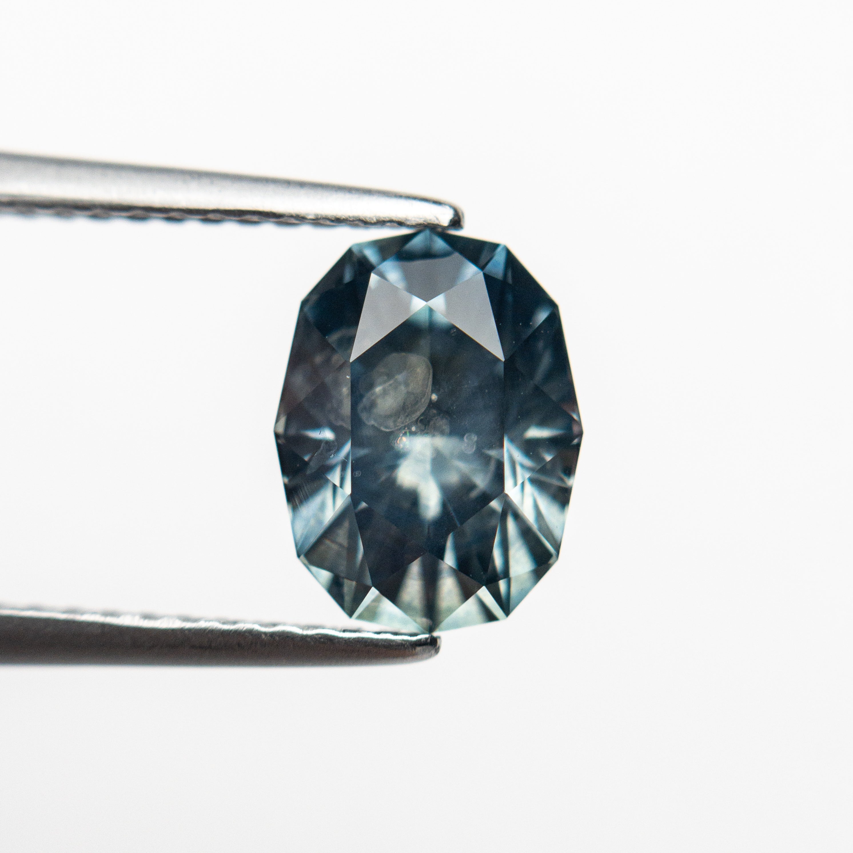 2.70ct 9.04x6.90x5.69mm Geo Oval Brilliant Sapphire 22277-01-Staghead Designs