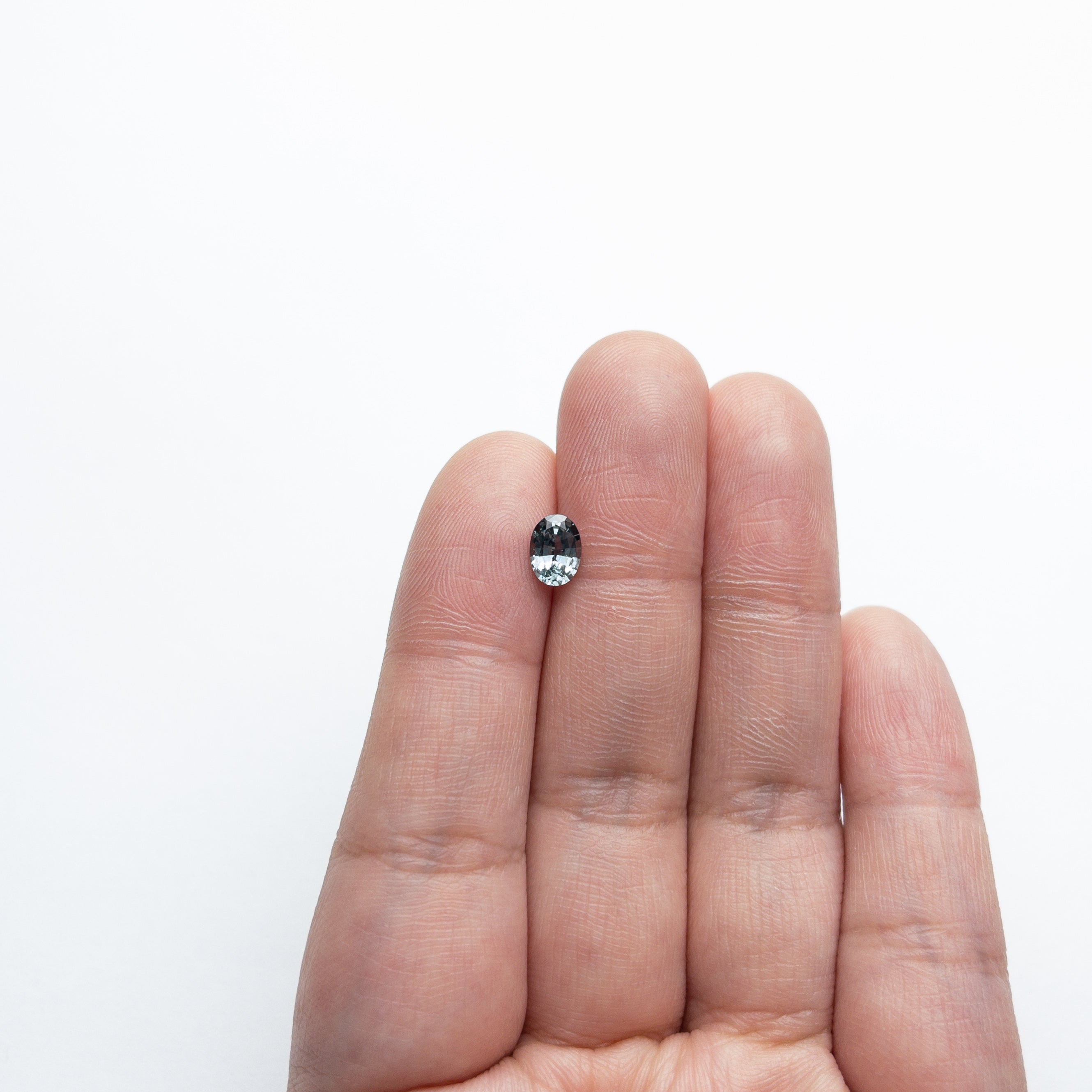 0.84ct 6.85x5.01x2.99mm Oval Brilliant Sapphire 22696-05-Staghead Designs