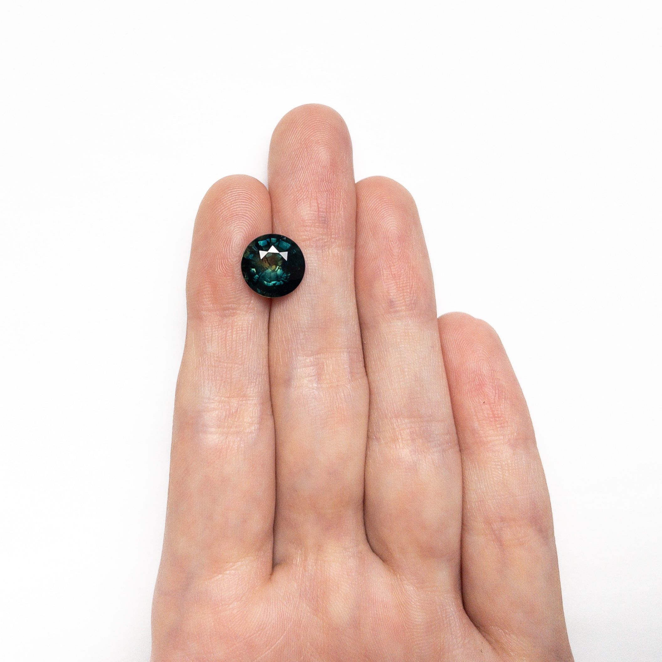 5.05ct 10.17x10.08x6.53mm Round Brilliant Sapphire 23434-08-Staghead Designs