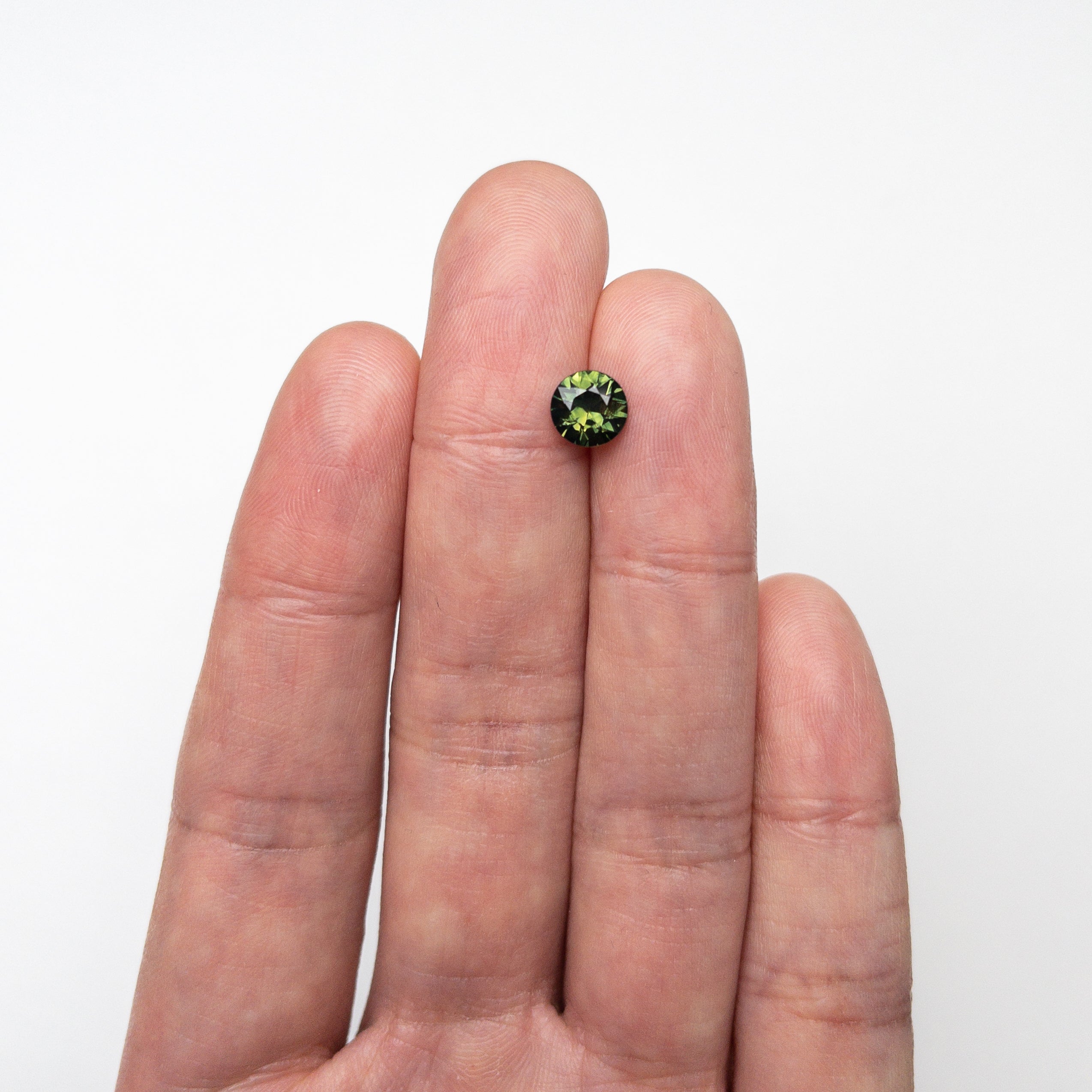 1.38ct 6.76x6.65x4.18mm Round Brilliant Sapphire 23806-15-Staghead Designs