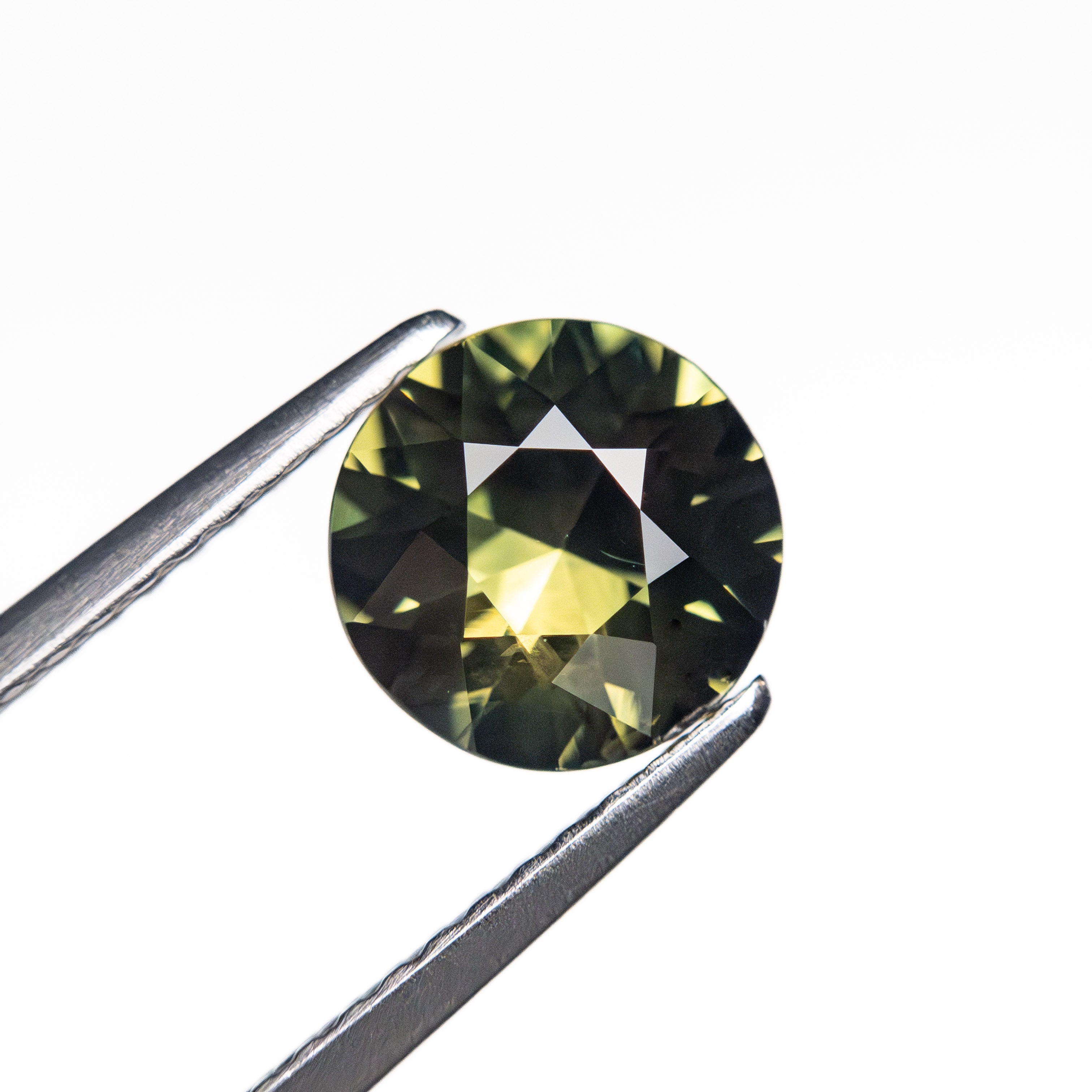 1.53ct 7.04x7.10x4.30mm Round Brilliant Sapphire 25371-02-Staghead Designs