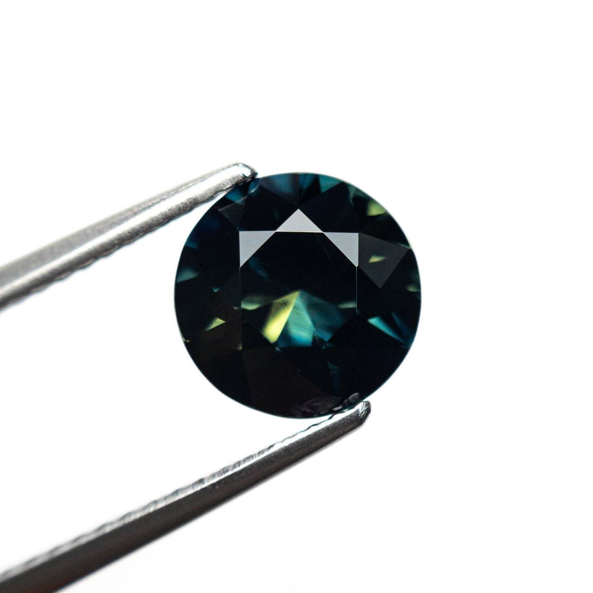 2.11ct 7.85x7.82x4.73mm Round Brilliant Sapphire 25372-01-Staghead Designs