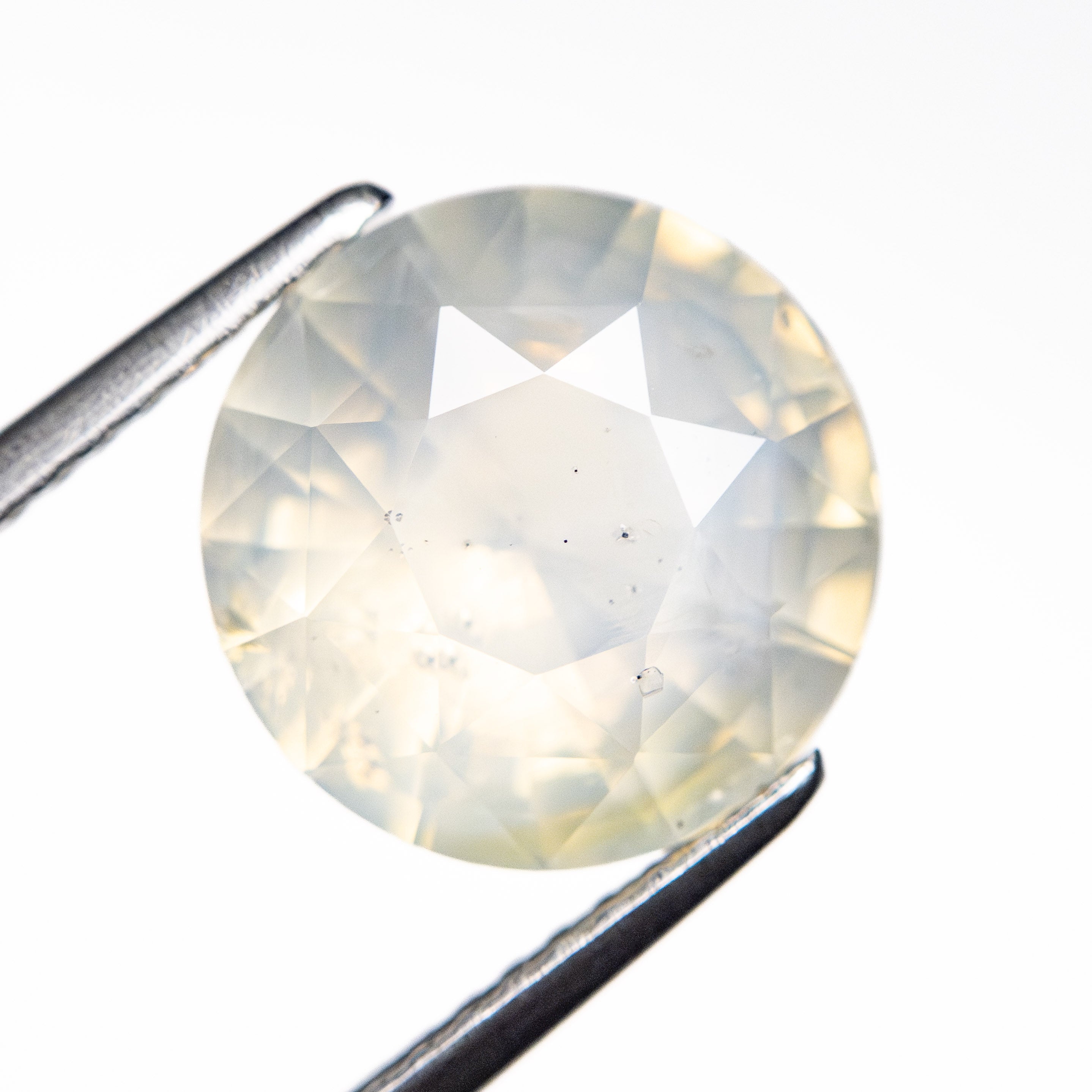 5.10ct 10.08x10.07x6.24mm Round Brilliant Sapphire 25541-01-Staghead Designs