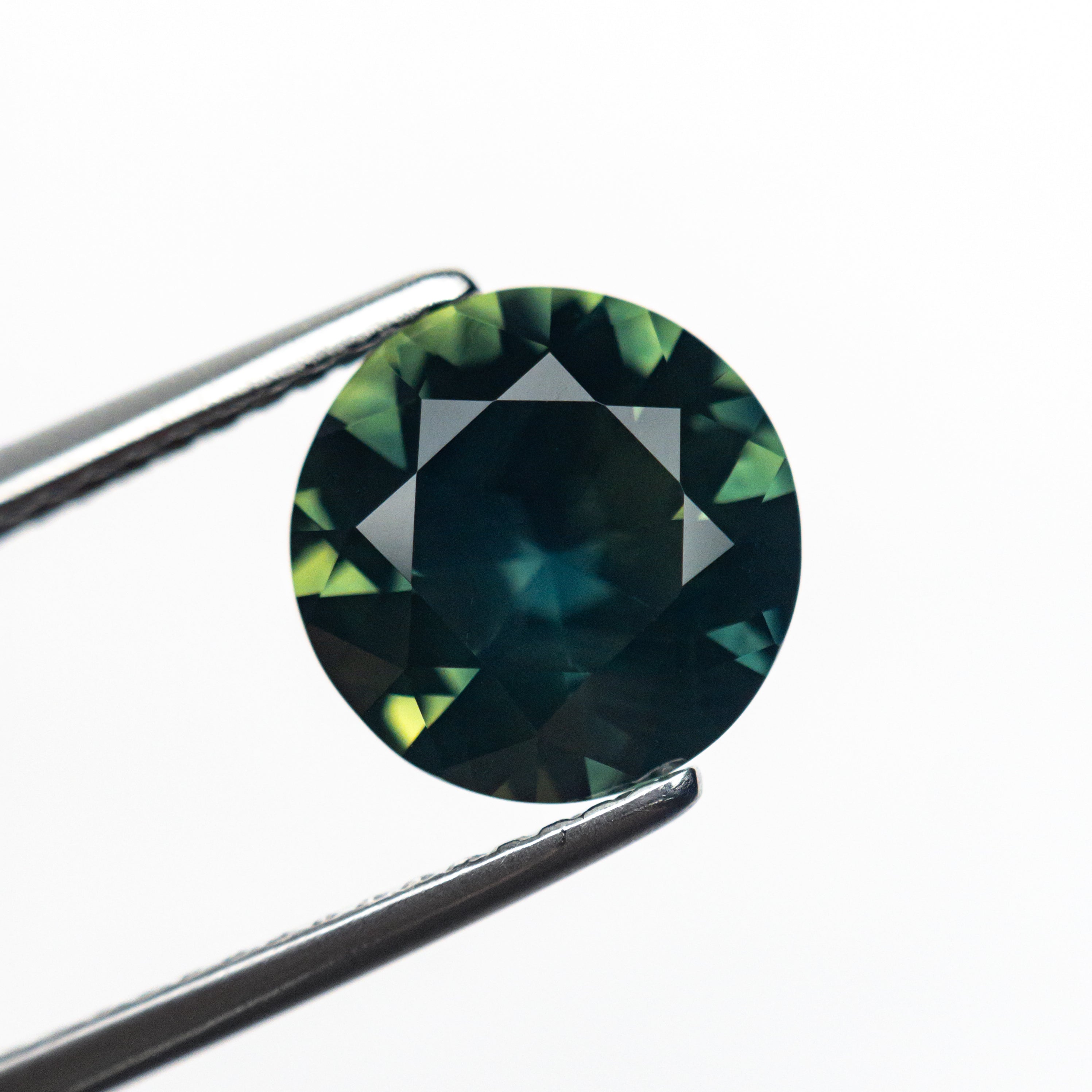 2.94ct 8.90x8.84x5.32mm Round Brilliant Sapphire 25720-01-Staghead Designs