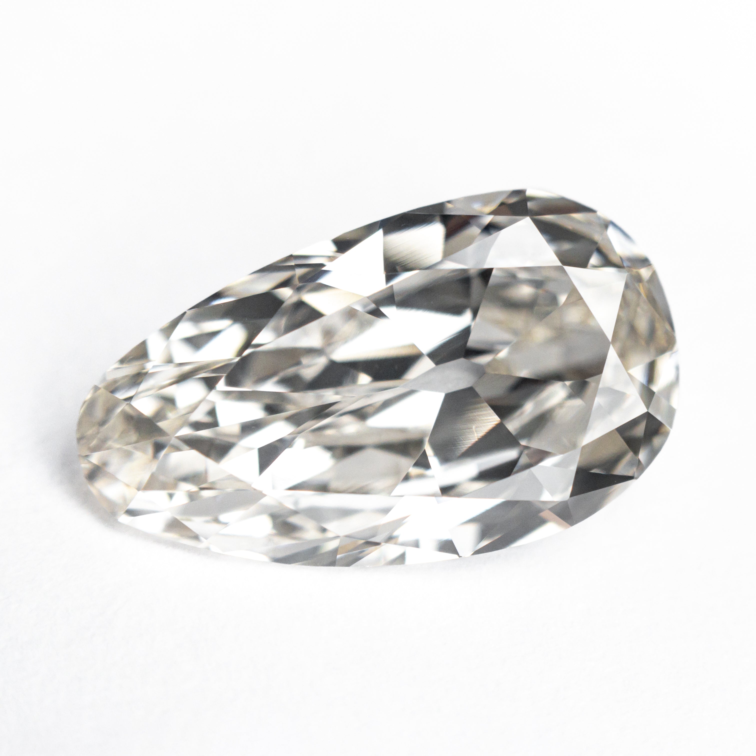 3.89ct 14.79x8.52x4.36mm VS1 K Modern Antique Pear Brilliant 25918-01-Staghead Designs