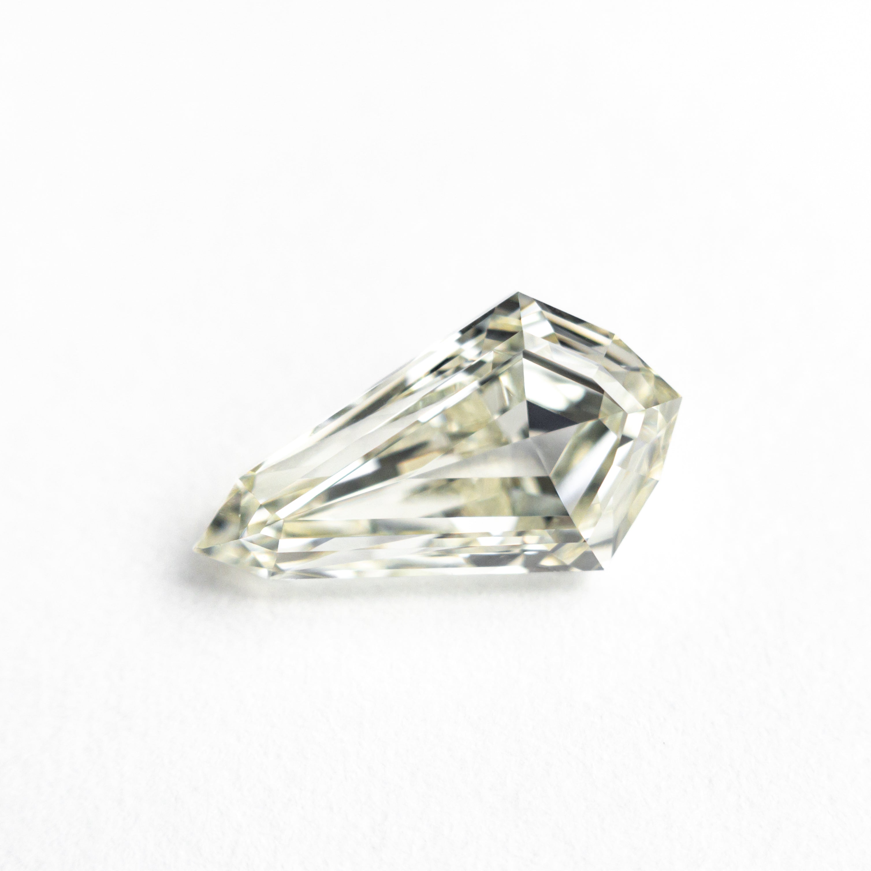 1.56ct 10.87x6.23x3.66mm VVS2 O-P Shield Step Cut 25958-01-Staghead Designs