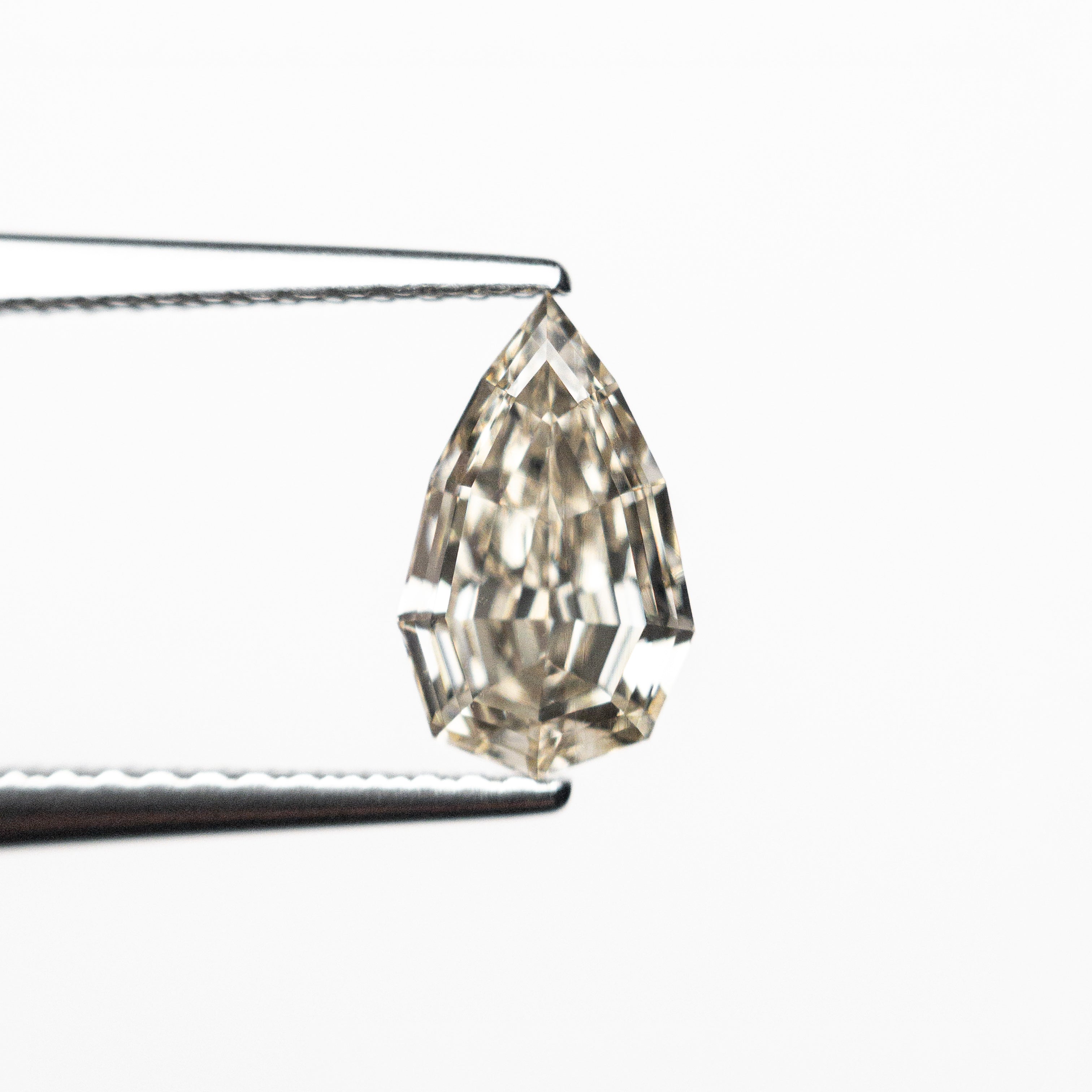 1.03ct 8.68x5.31x3.28mm VS2 U-V Geo Pear Step Cut 🇿🇦 26119-10-Staghead Designs
