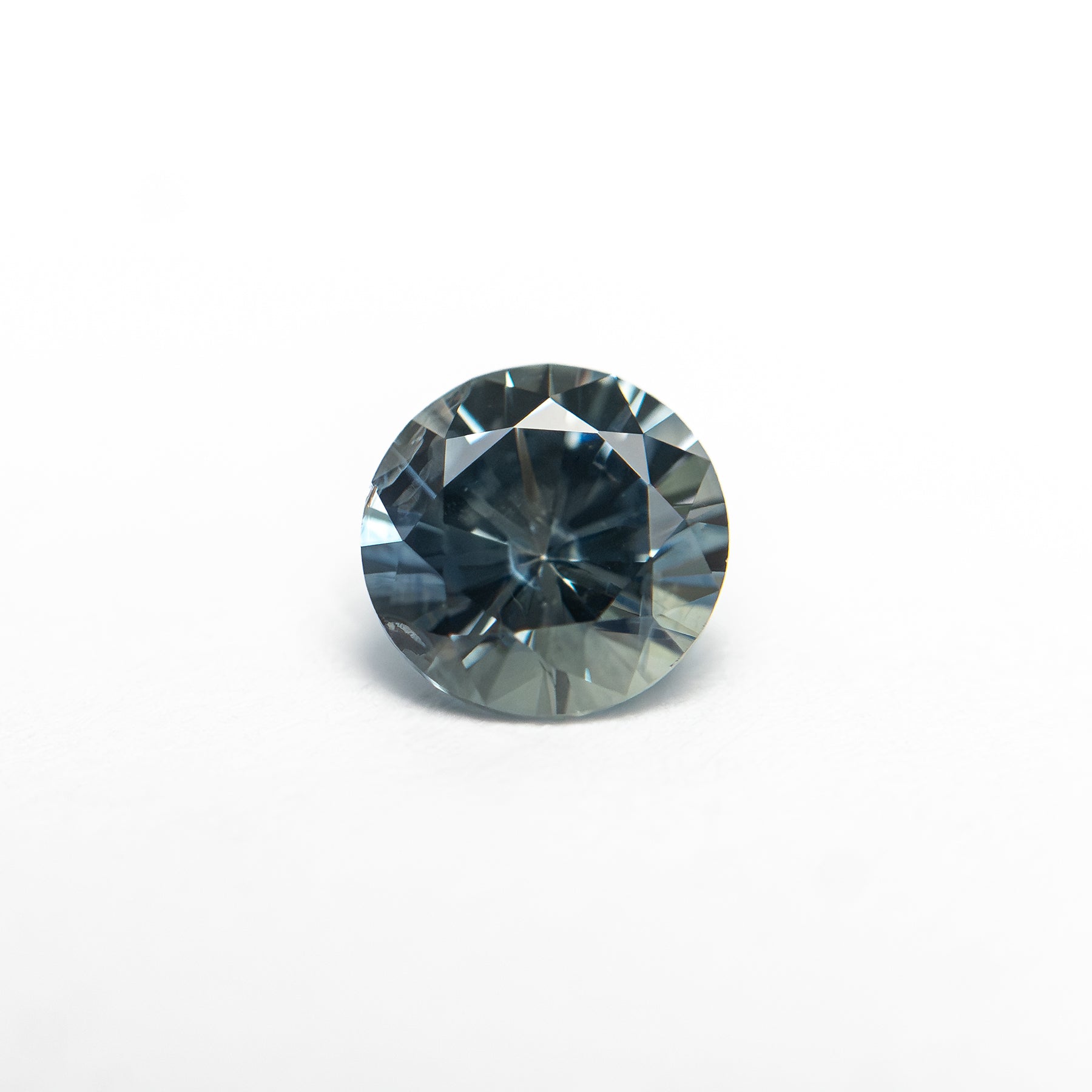 0.81ct 5.54x5.52x3.69mm Round Brilliant Sapphire 26134-04-Staghead Designs