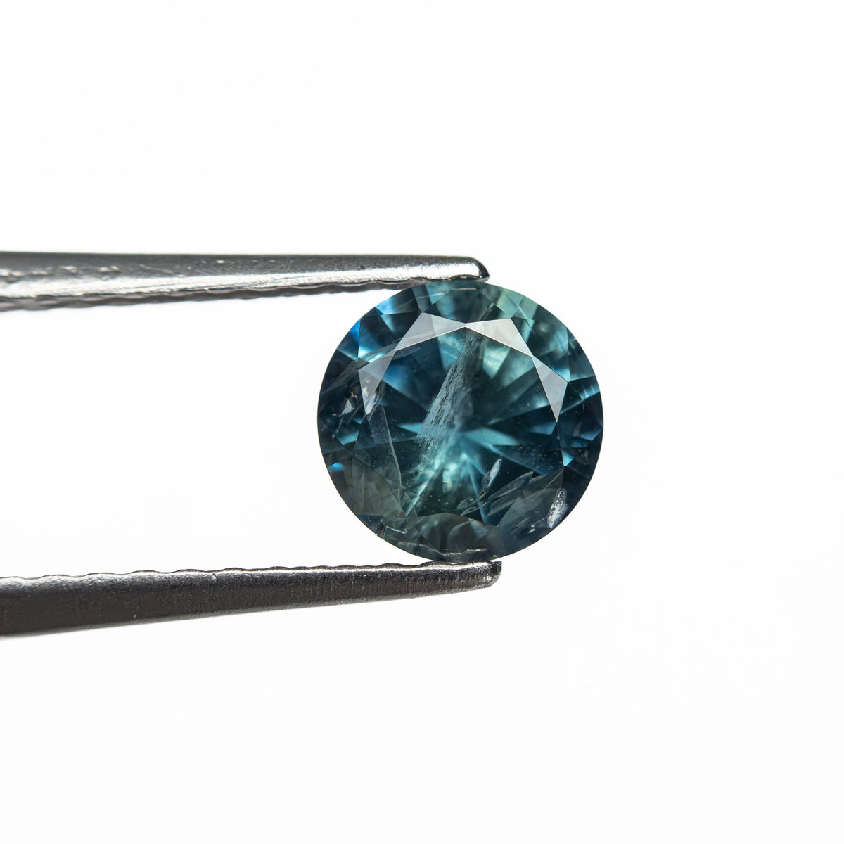 0.80ct 5.57x5.53x3.54mm Round Brilliant Sapphire 26134-23-Staghead Designs