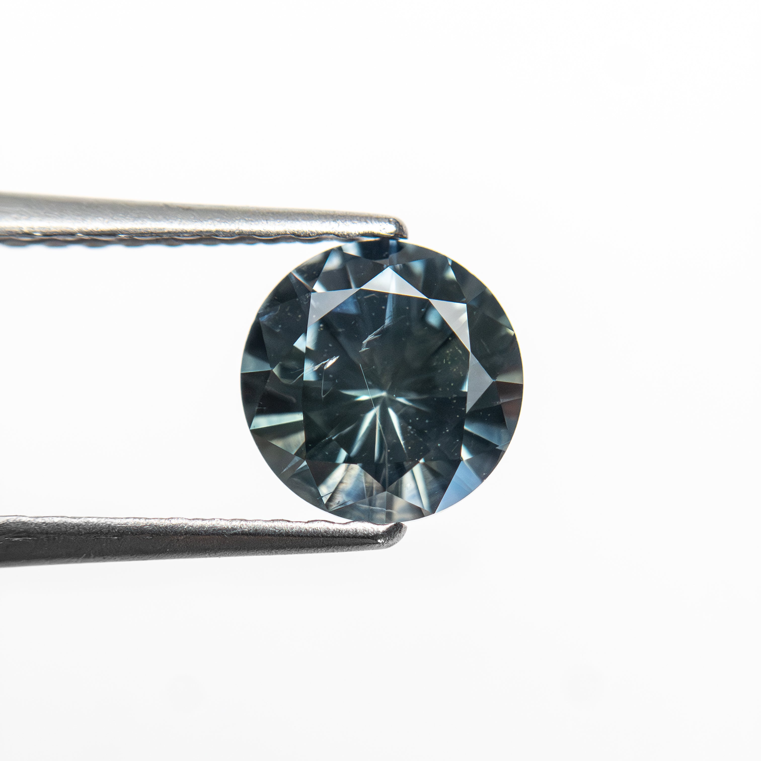 1.04ct 6.10x6.07x3.89mm Round Brilliant Sapphire 26141-25-Staghead Designs