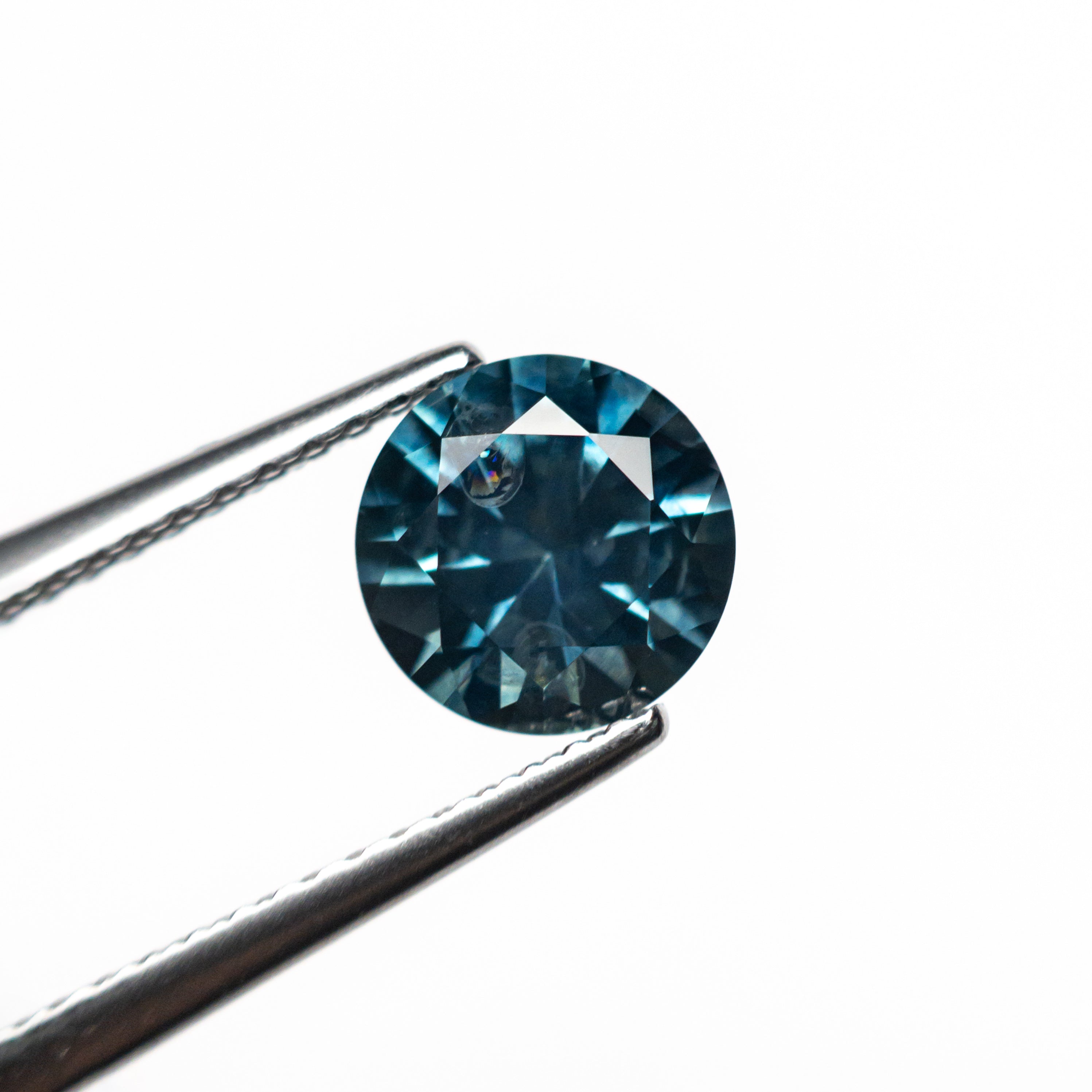 1.35ct 6.71x6.69x4.28mm Round Brilliant Sapphire 26524-08-Staghead Designs