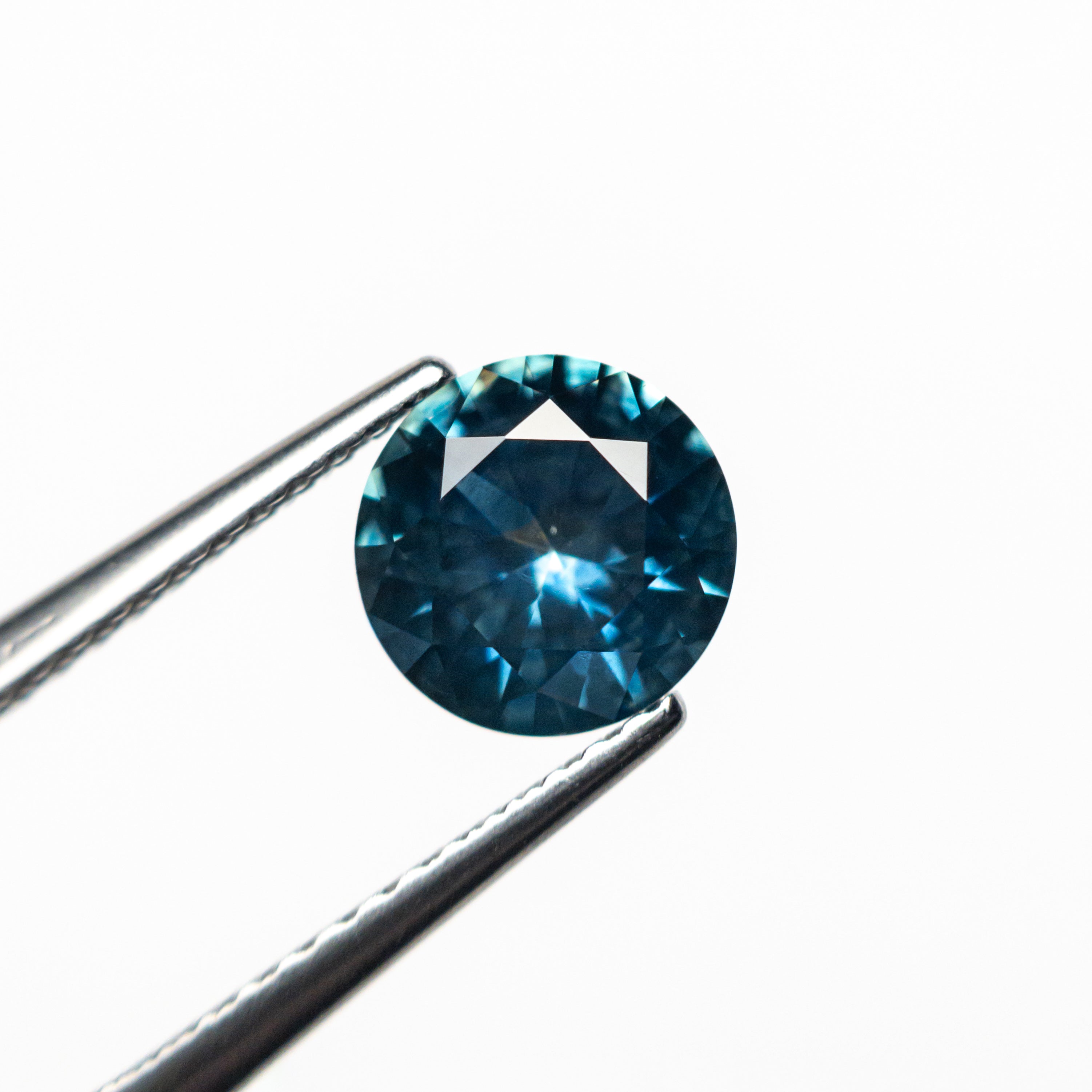 1.25ct 6.69x6.65x3.88mm Round Brilliant Sapphire 26524-11-Staghead Designs