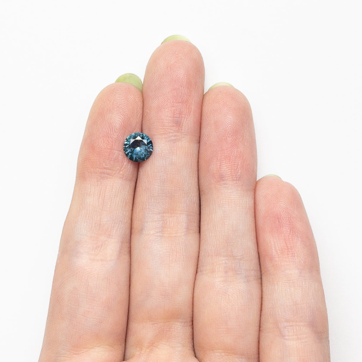1.25ct 6.69x6.65x3.88mm Round Brilliant Sapphire 26524-11-Staghead Designs