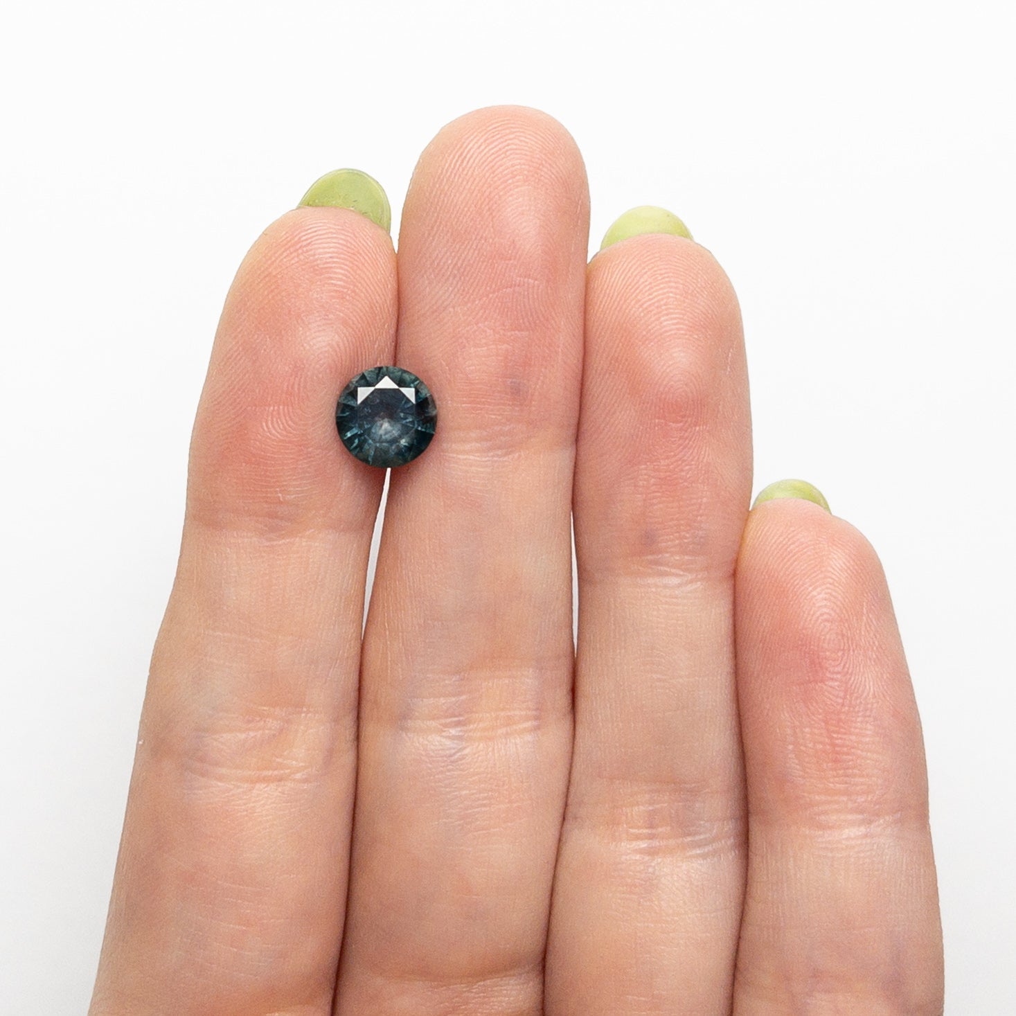 1.63ct 7.30x7.27x4.29mm Round Brilliant Sapphire 26524-26-Staghead Designs