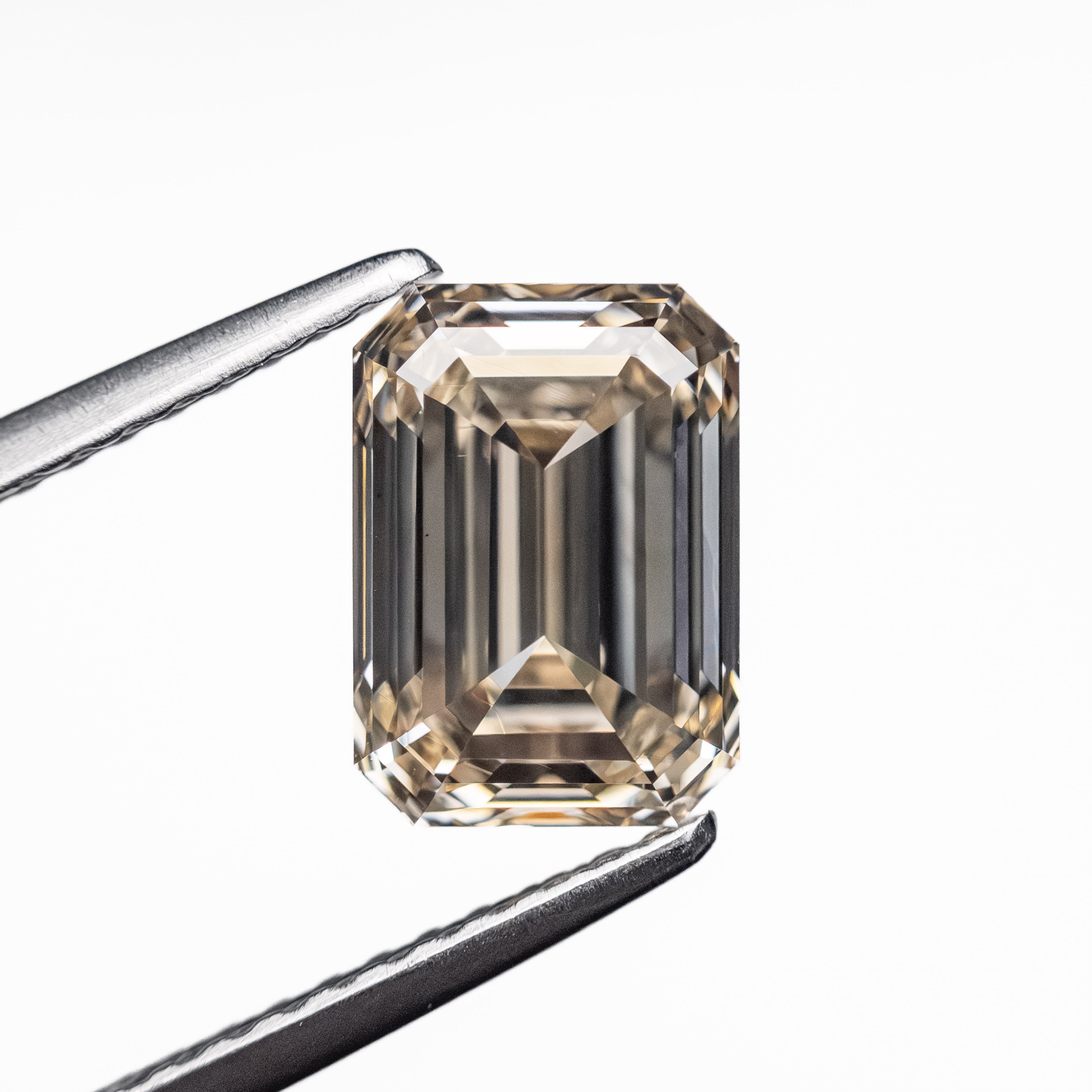 2.02ct 8.16x5.81x4.01mm VS2 C4 Cut Corner Rectangle Step Cut 🇨🇦 26611-01-Staghead Designs