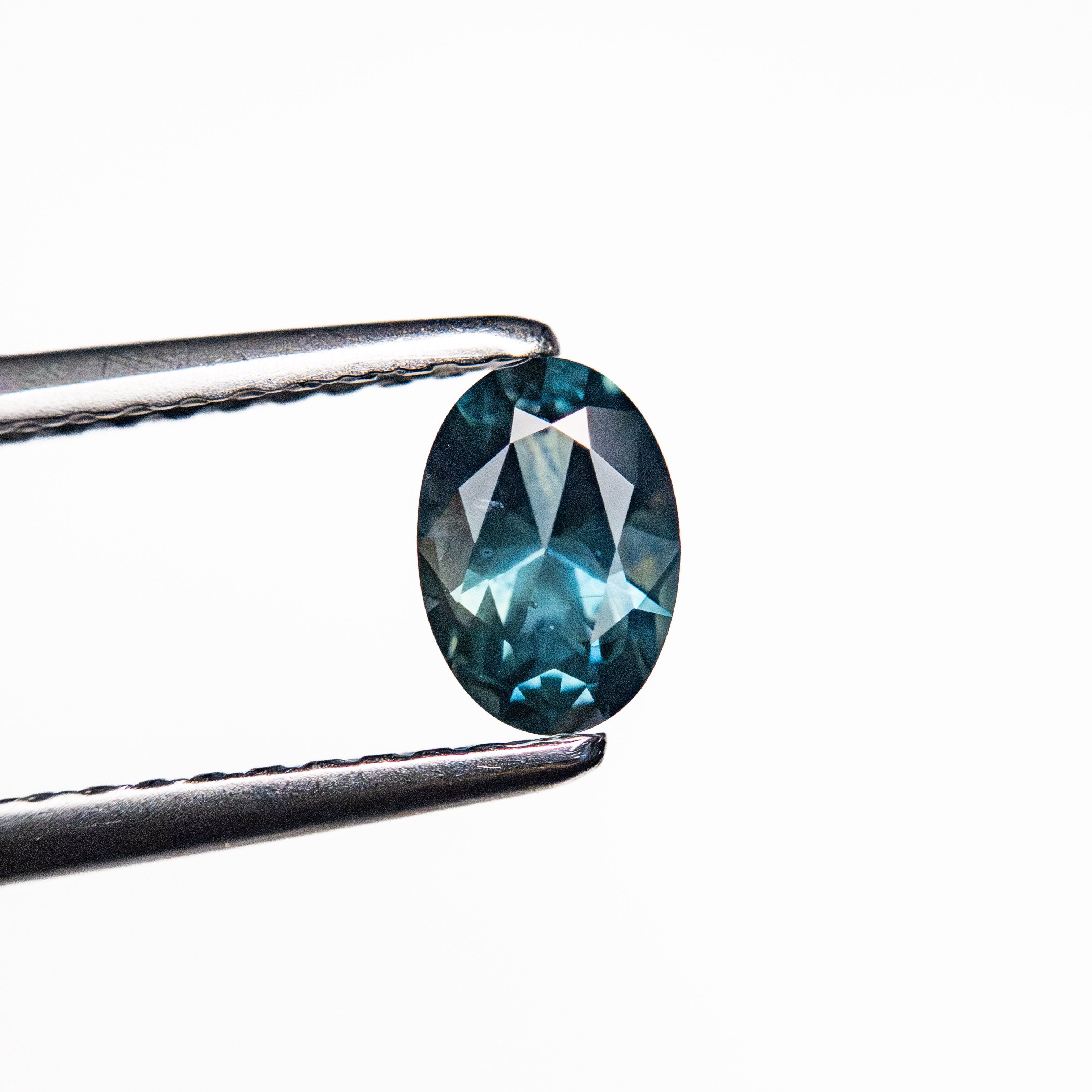 0.49ct 5.78x3.99x2.79mm Oval Brilliant Sapphire 26667-07-Staghead Designs