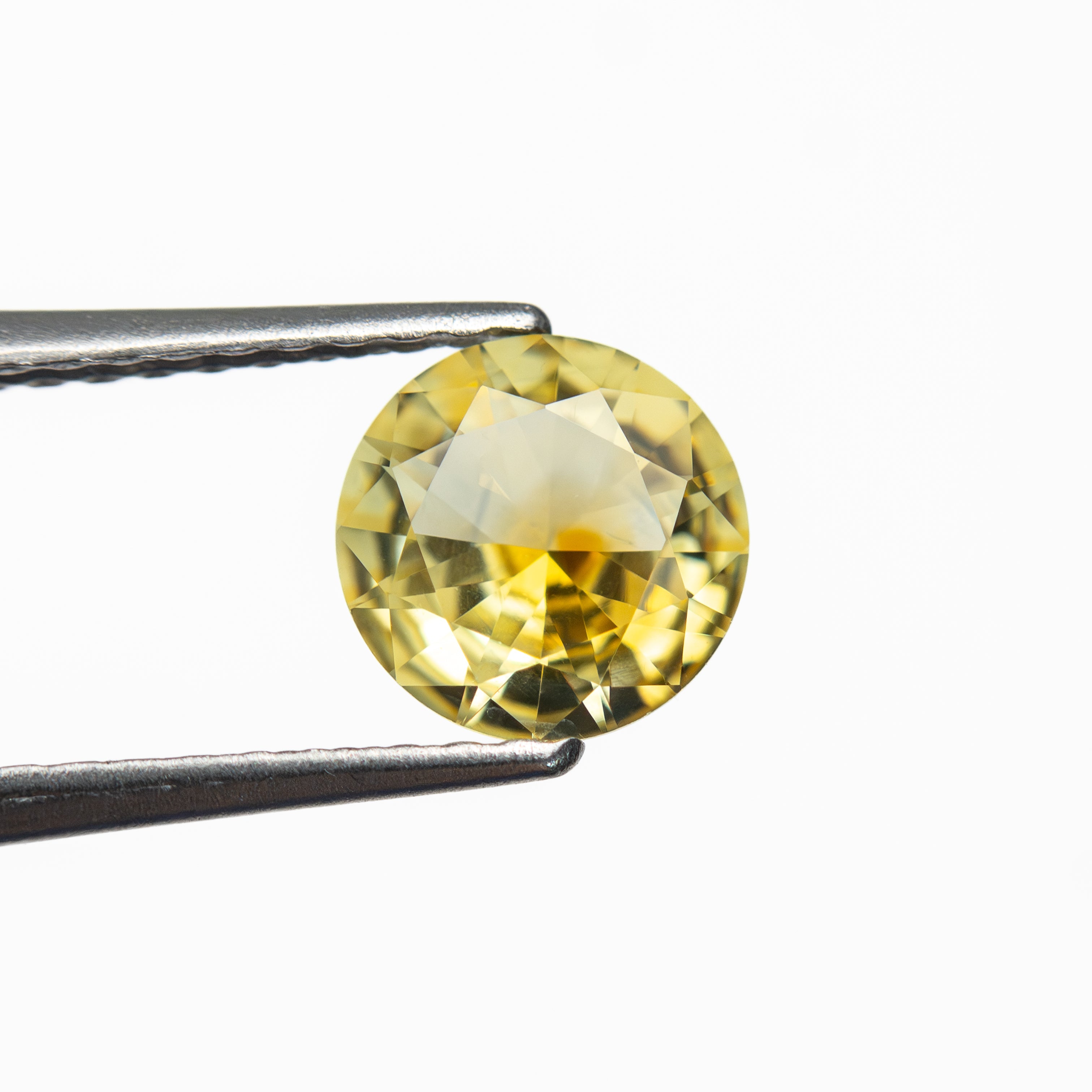 0.85ct 6.18x6.18x2.96mm Round Brilliant Sapphire 26696-01-Staghead Designs