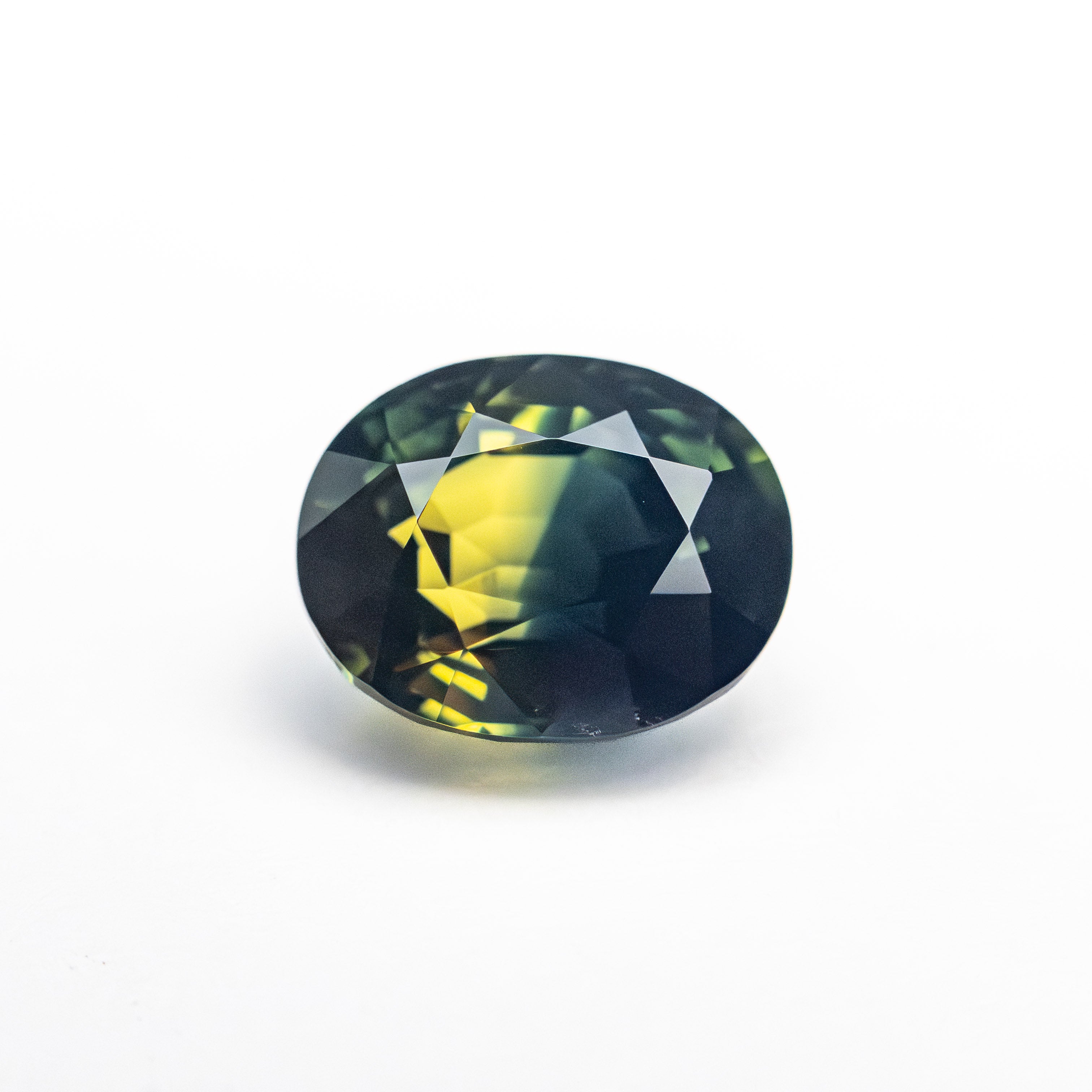1.99ct 7.73x6.23x4.66mm Oval Brilliant Sapphire 26721-02-Staghead Designs