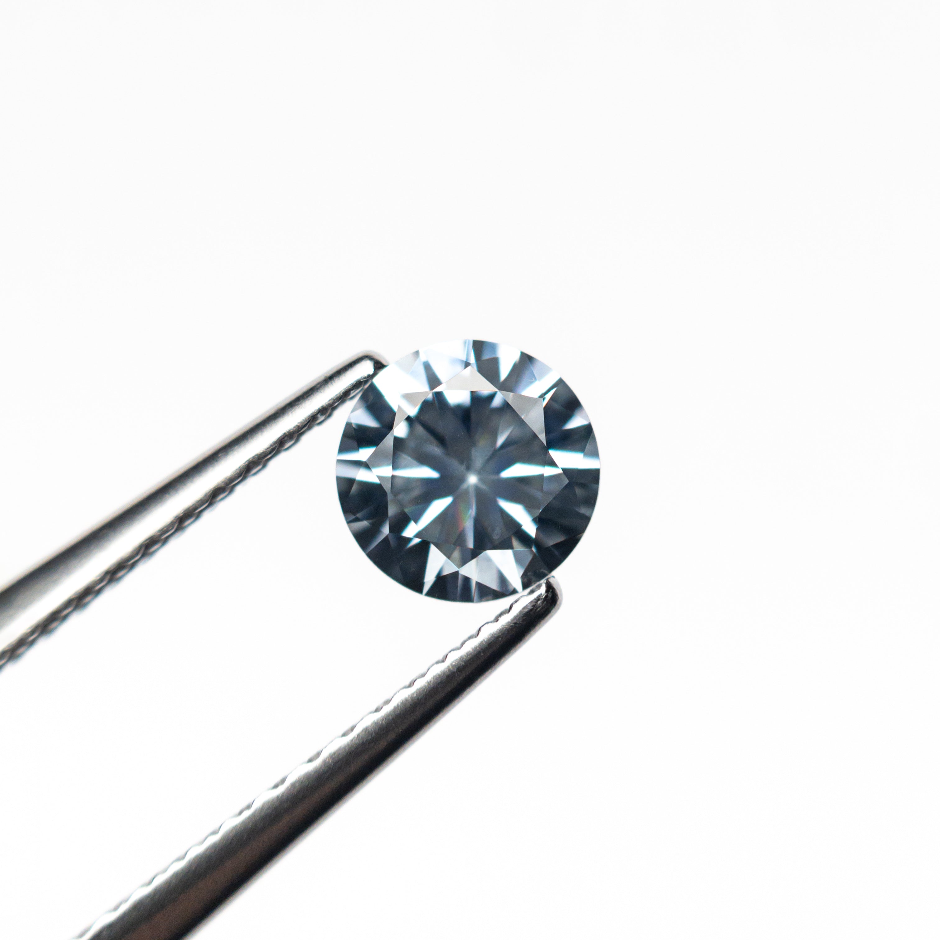 0.69ct 5.33x5.31x3.40mm Round Brilliant Sapphire 26766-12-Staghead Designs