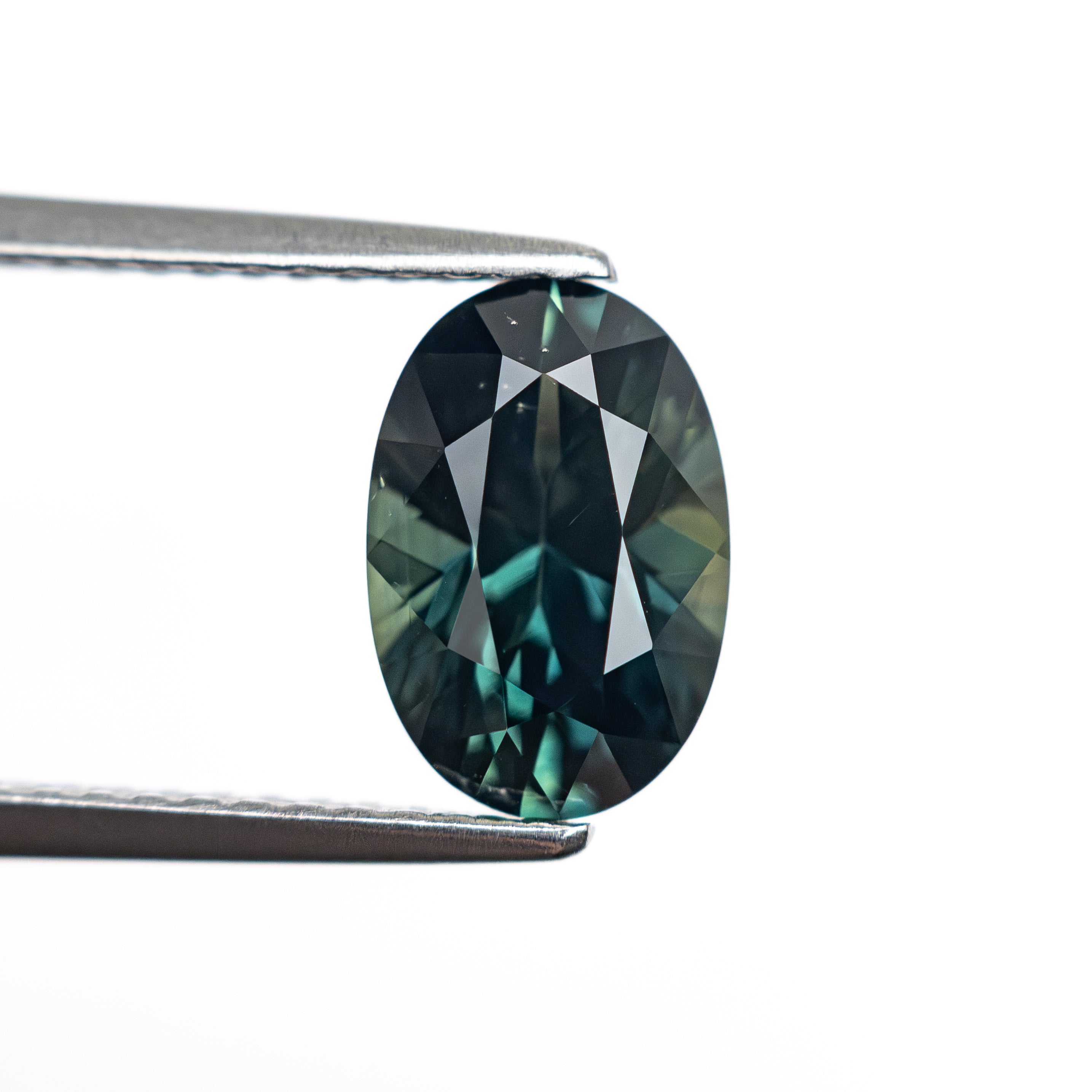 2.17ct 10.22x6.82x4.28mm Oval Brilliant Sapphire 27151-02-Staghead Designs