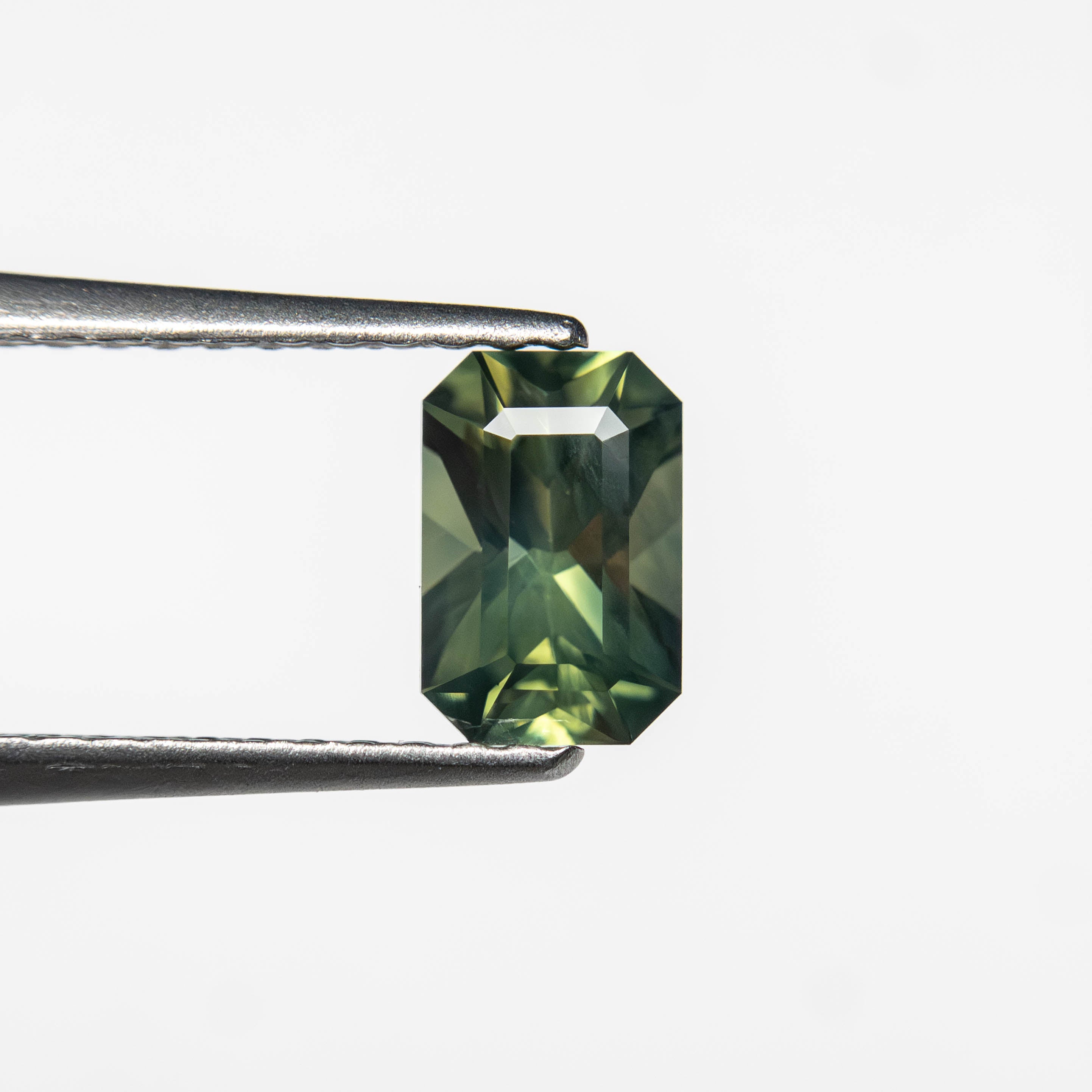 0.82ct 6.36x4.23x3.53mm Cut Corner Rectangle Step Cut Sapphire 27336-37-Staghead Designs