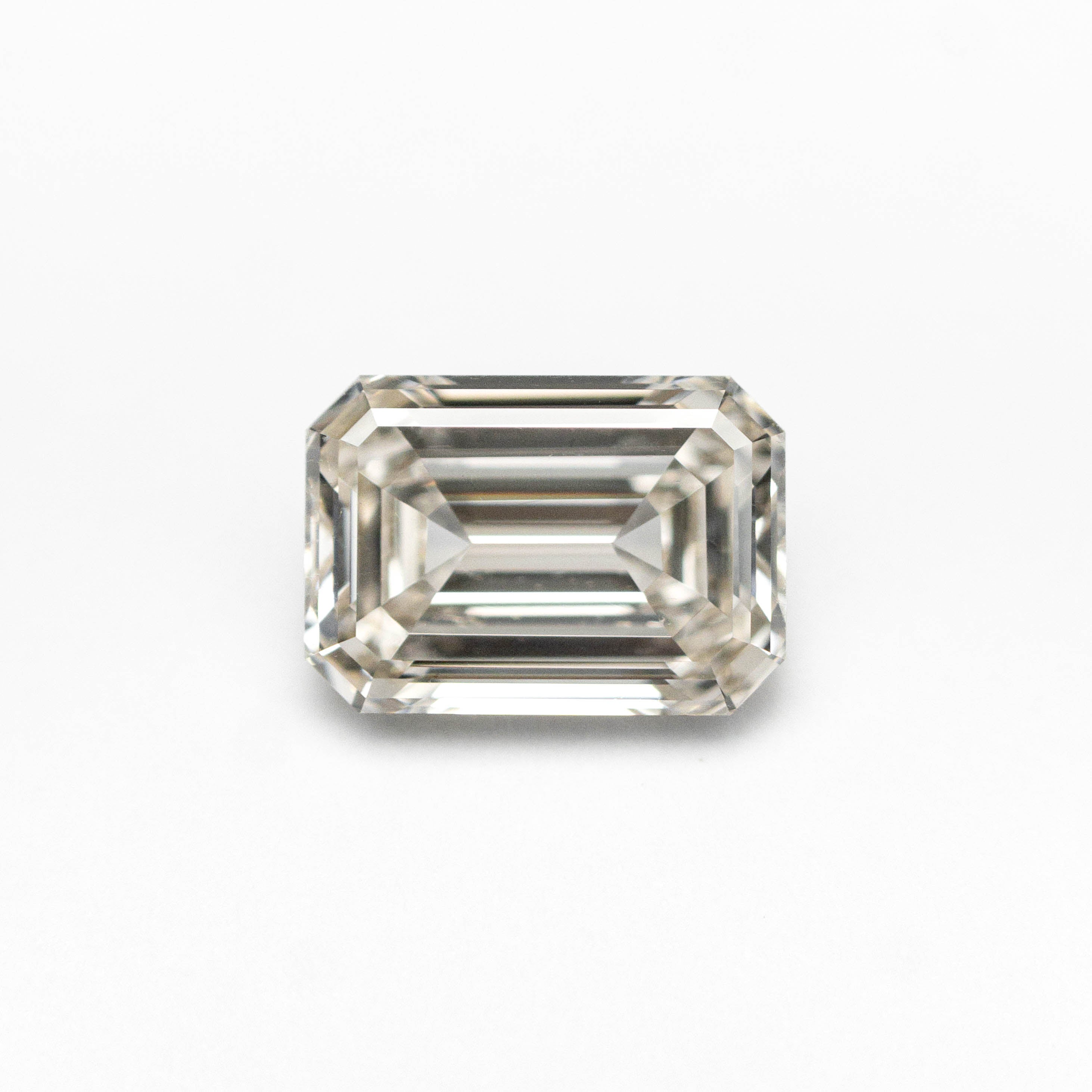 1.00ct 6.86x4.84x2.86mm VS1 L Cut Corner Rectangle Step Cut 27376-08-Staghead Designs