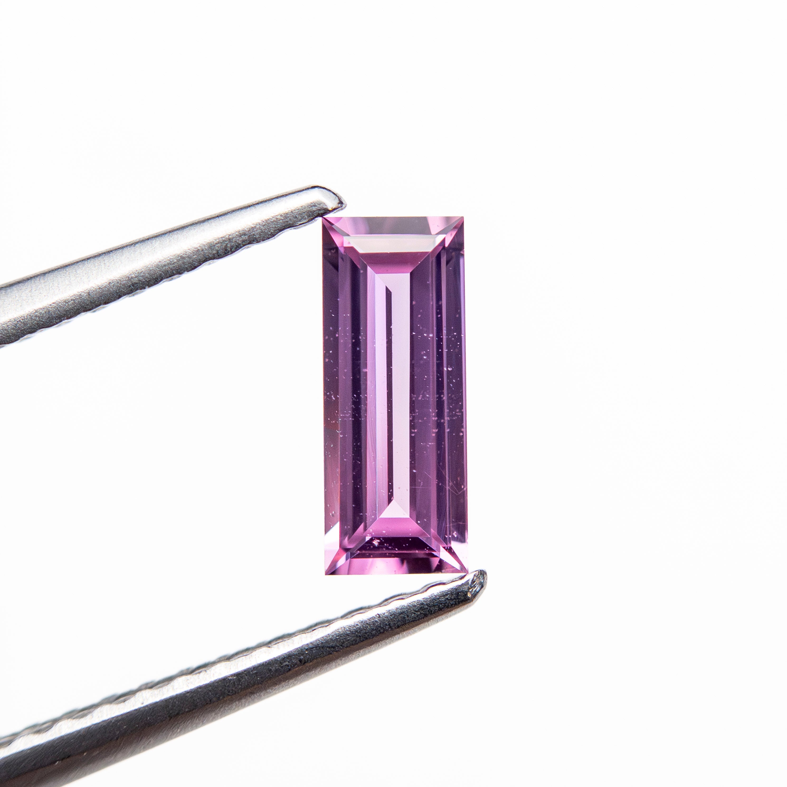 0.46ct 7.45x2.99x1.93mm Baguette Step Cut Sapphire 27721-08