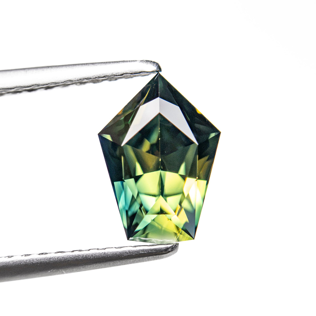1.56ct 8.87x6.34x4.12mm Shield Brilliant Sapphire 27766-07
