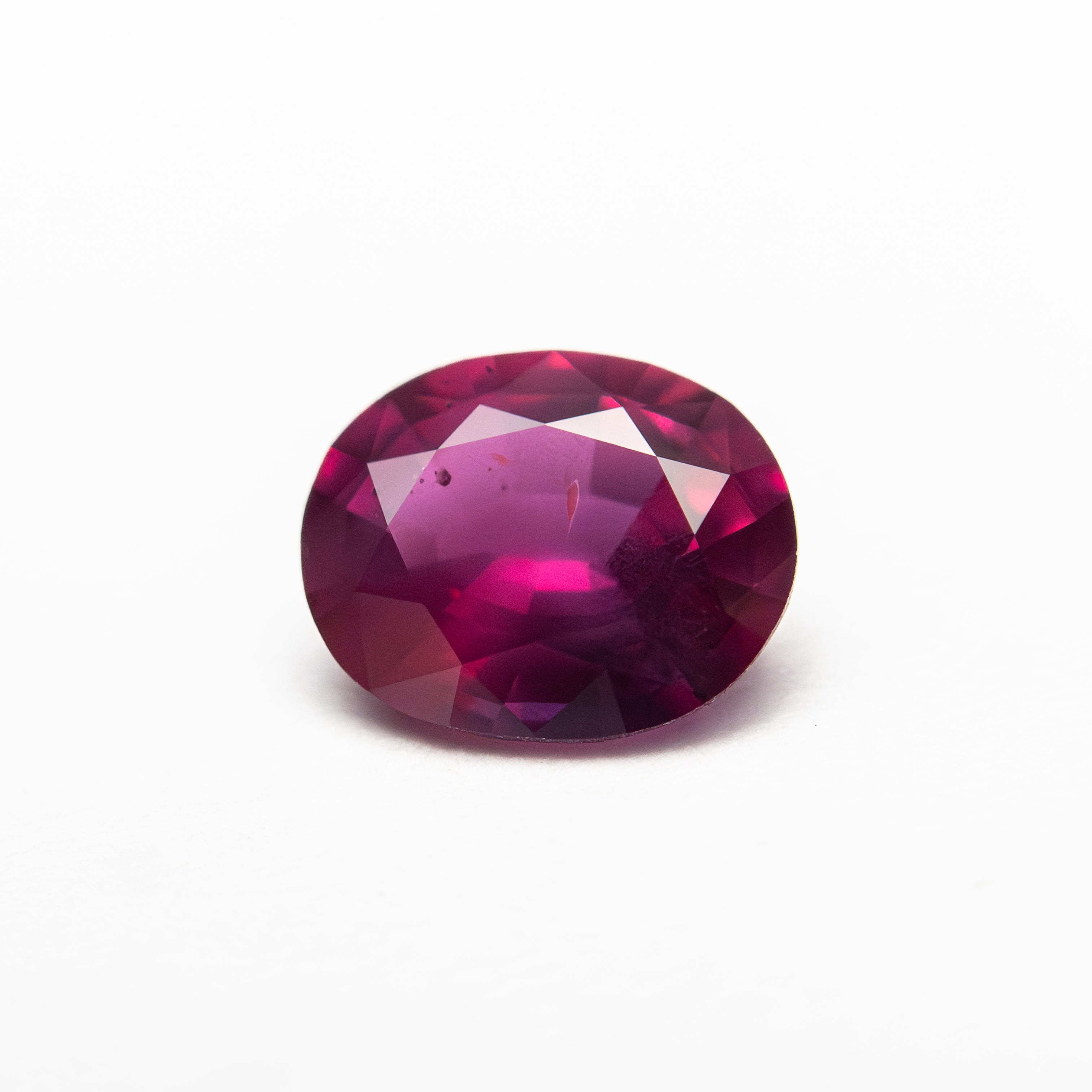 1.32ct 7.58x6.04x3.55mm Oval Brilliant Sapphire 27955-28-Staghead Designs
