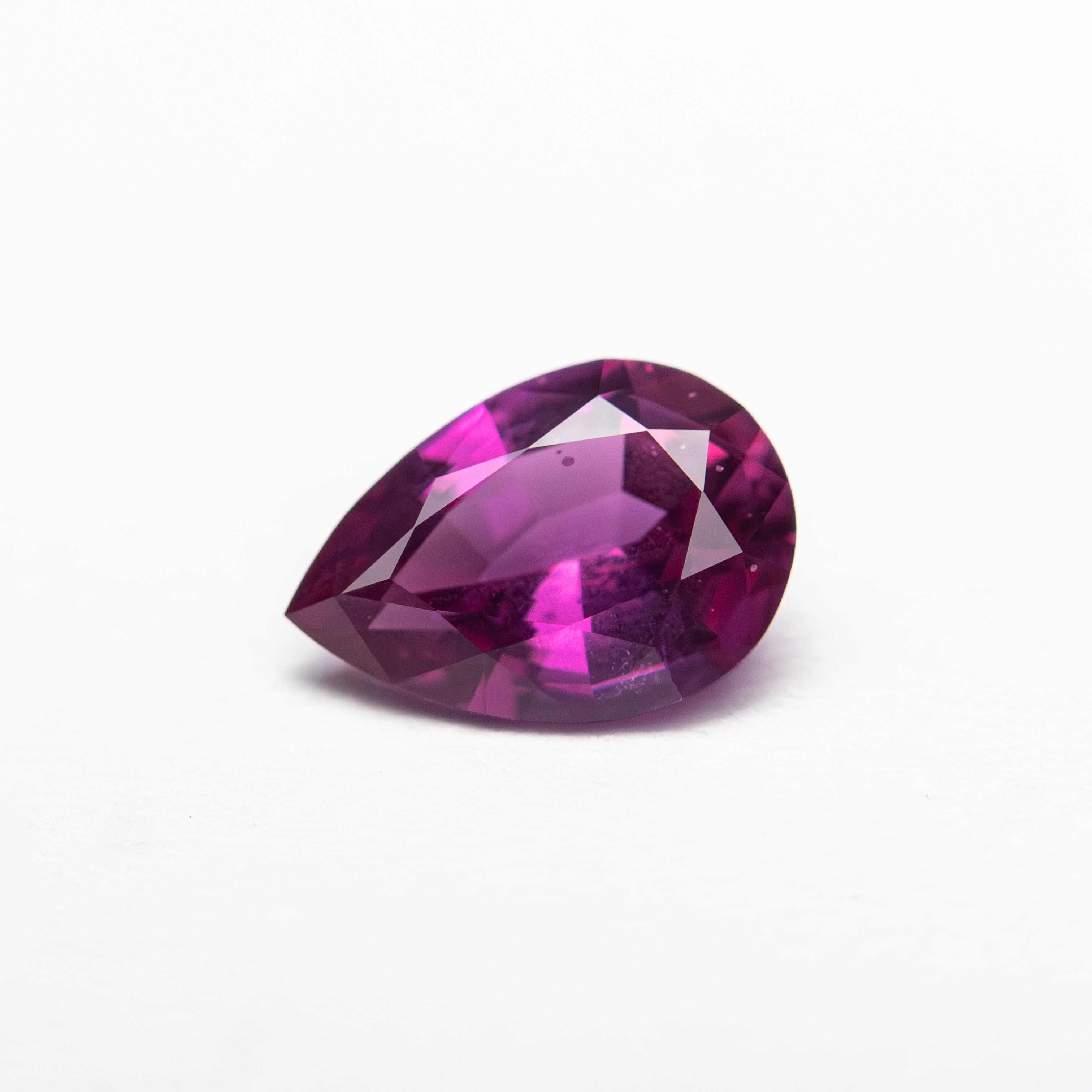 1.10ct 7.93x5.56x3.42mm Pear Brilliant Sapphire 27955-31-Staghead Designs