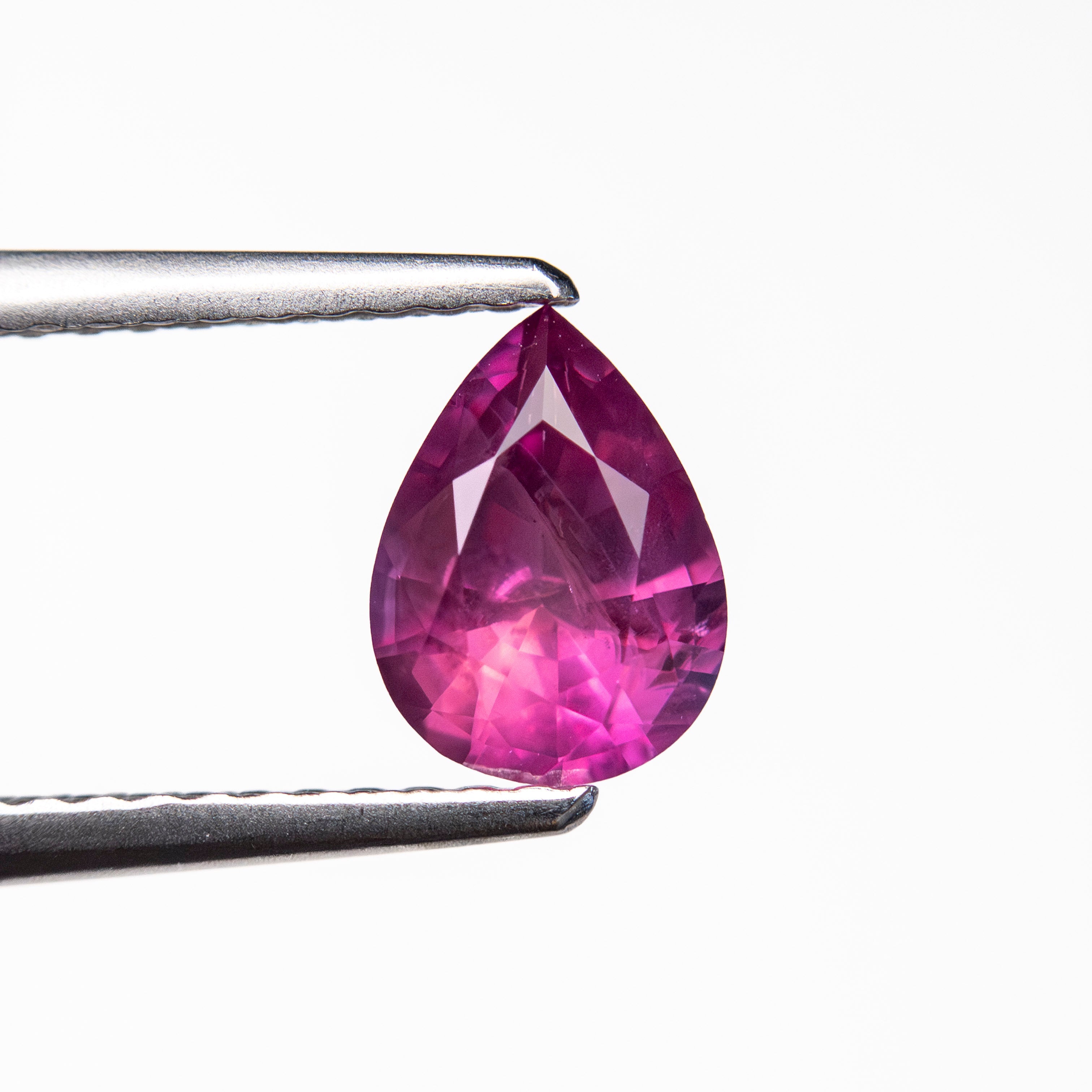0.95ct 7.23x5.36x3.60mm Pear Brilliant Sapphire 27957-13-Staghead Designs
