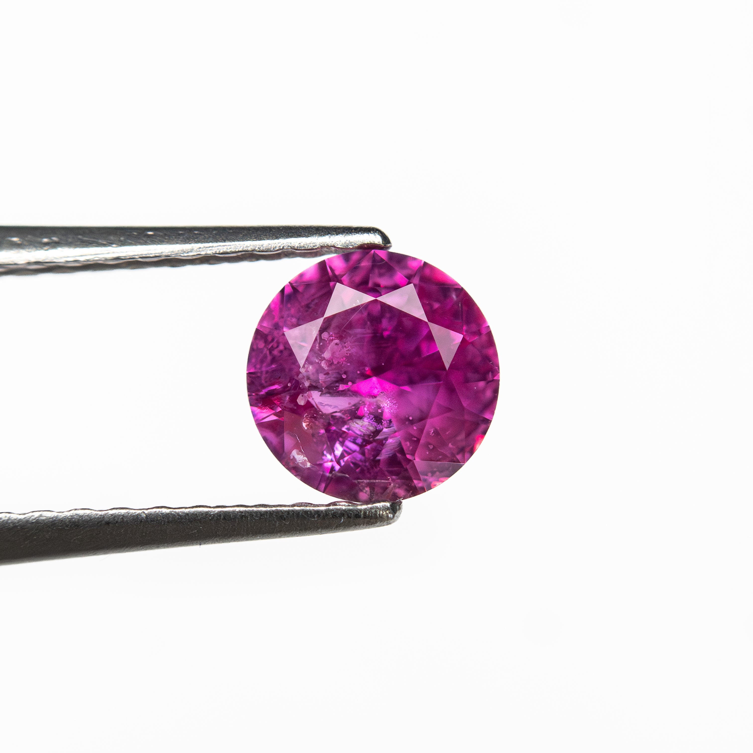 0.68ct 5.53x5.51x3.21mm Round Brilliant Sapphire 27957-26-Staghead Designs