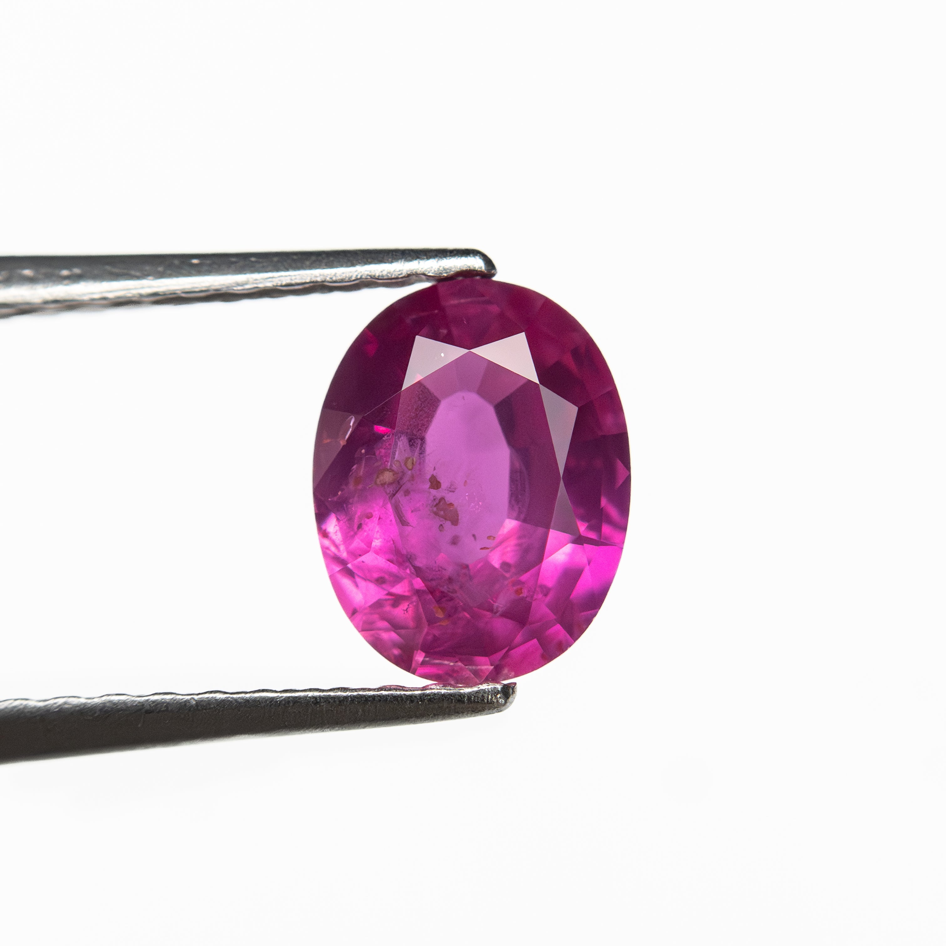 0.99ct 7.05x5.52x3.01mm Oval Brilliant Sapphire 27957-29-Staghead Designs