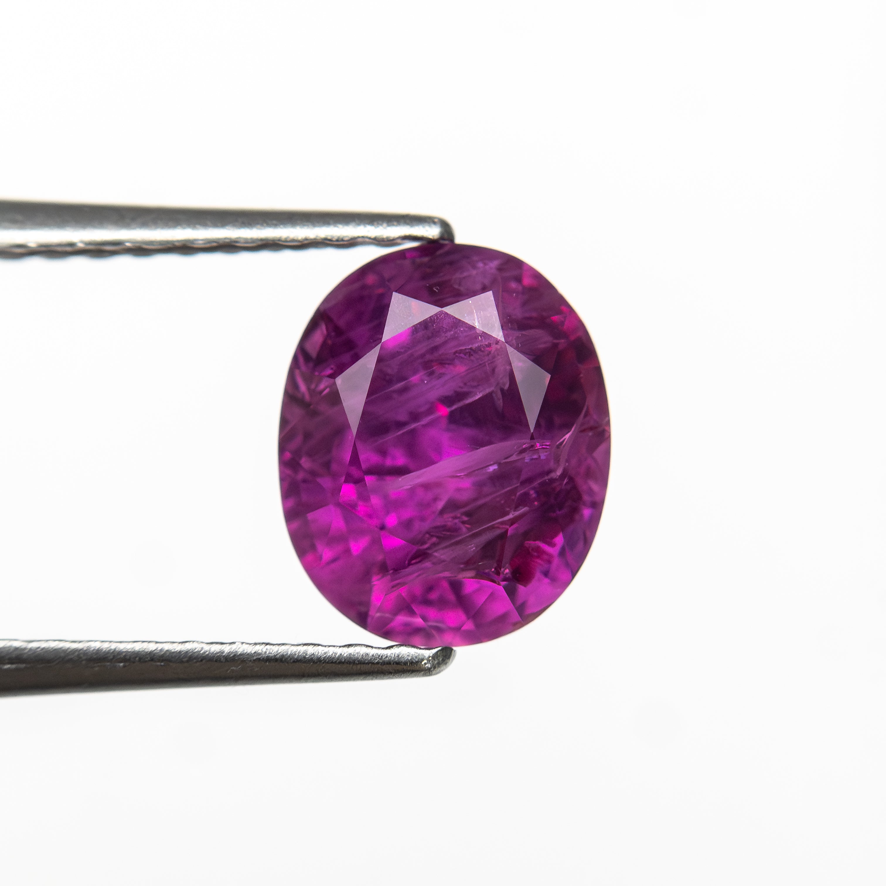 1.79ct 7.56x6.21x4.57mm Oval Brilliant Sapphire 27957-36-Staghead Designs