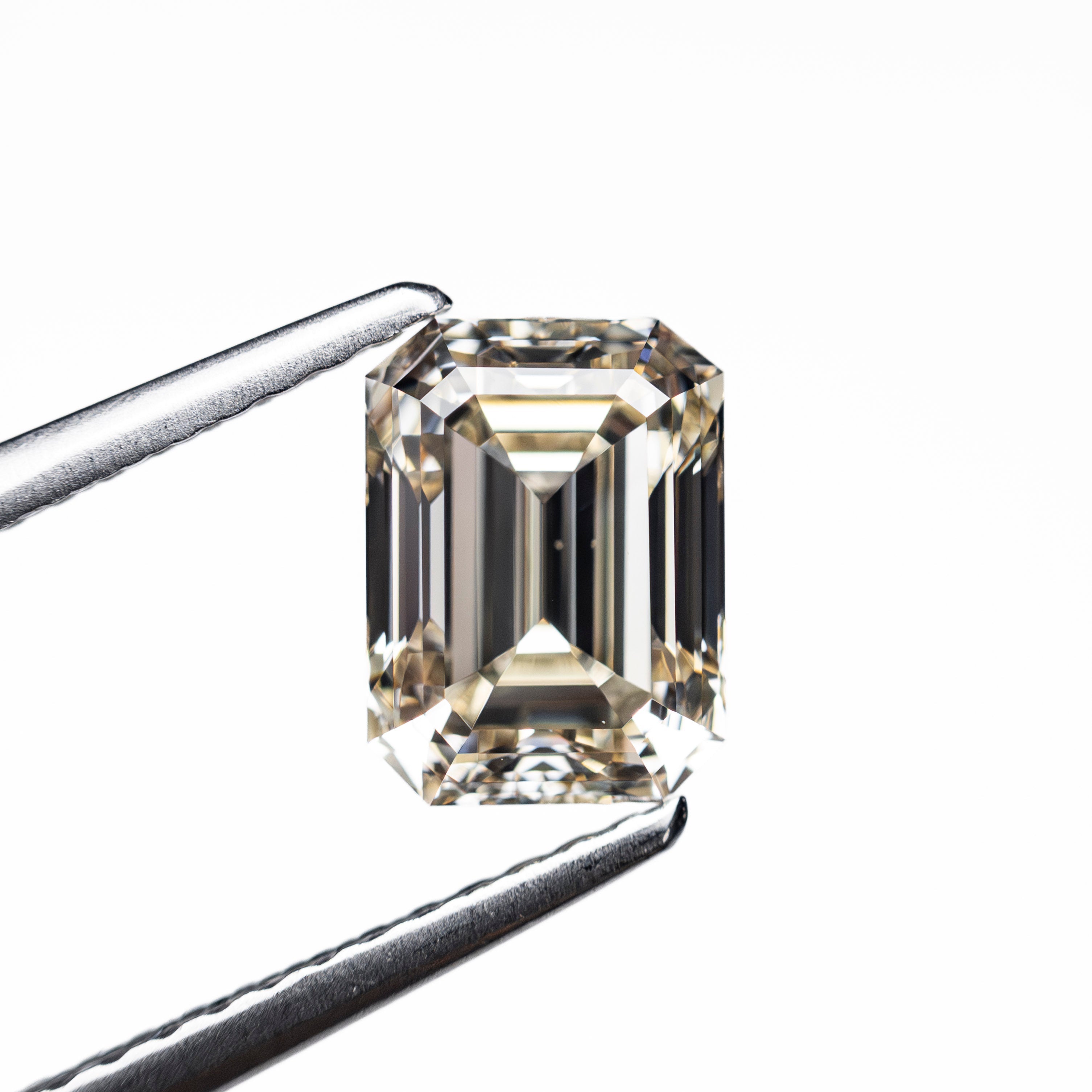1.58ct 7.49x5.50x4.05mm SI1 Q-R Cut Corner Rectangle Step Cut 🇨🇦 27990-01-Staghead Designs