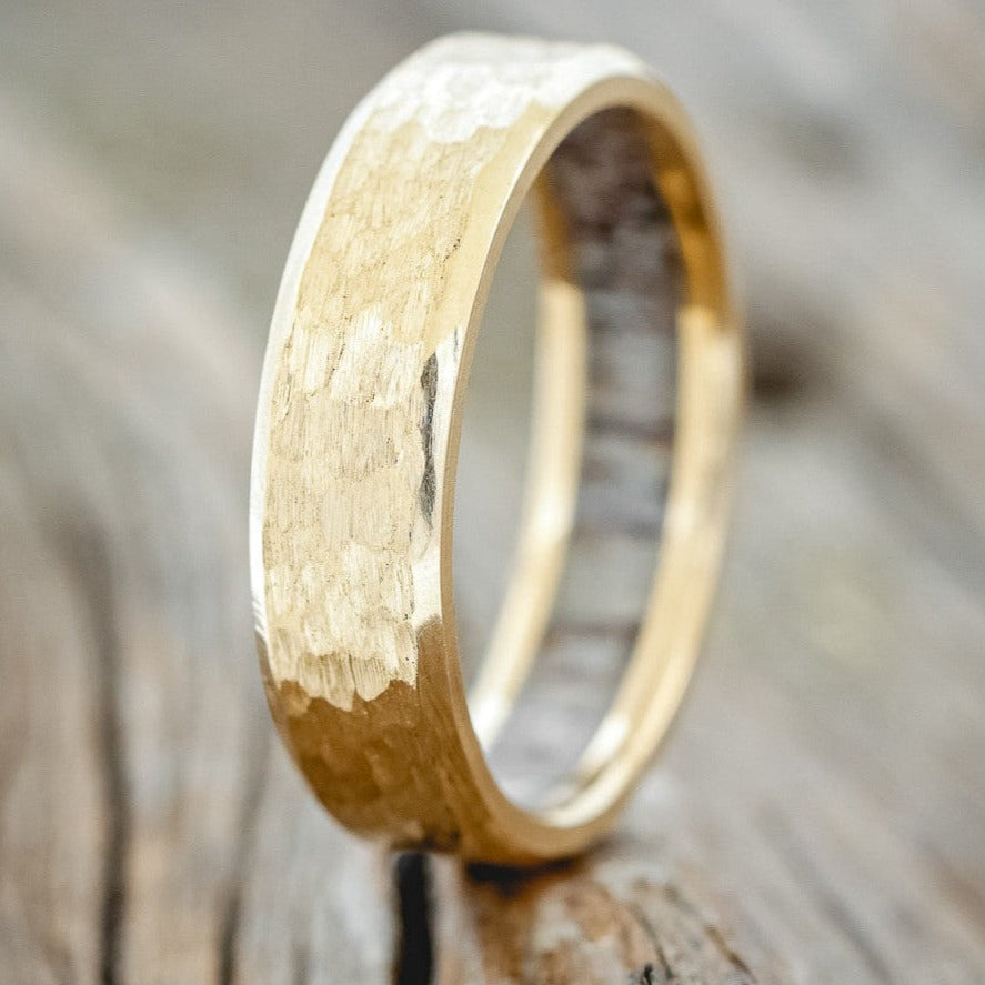 ANTLER LINED WEDDING RING FEATURING A HAMMERED 14K GOLD BAND-1