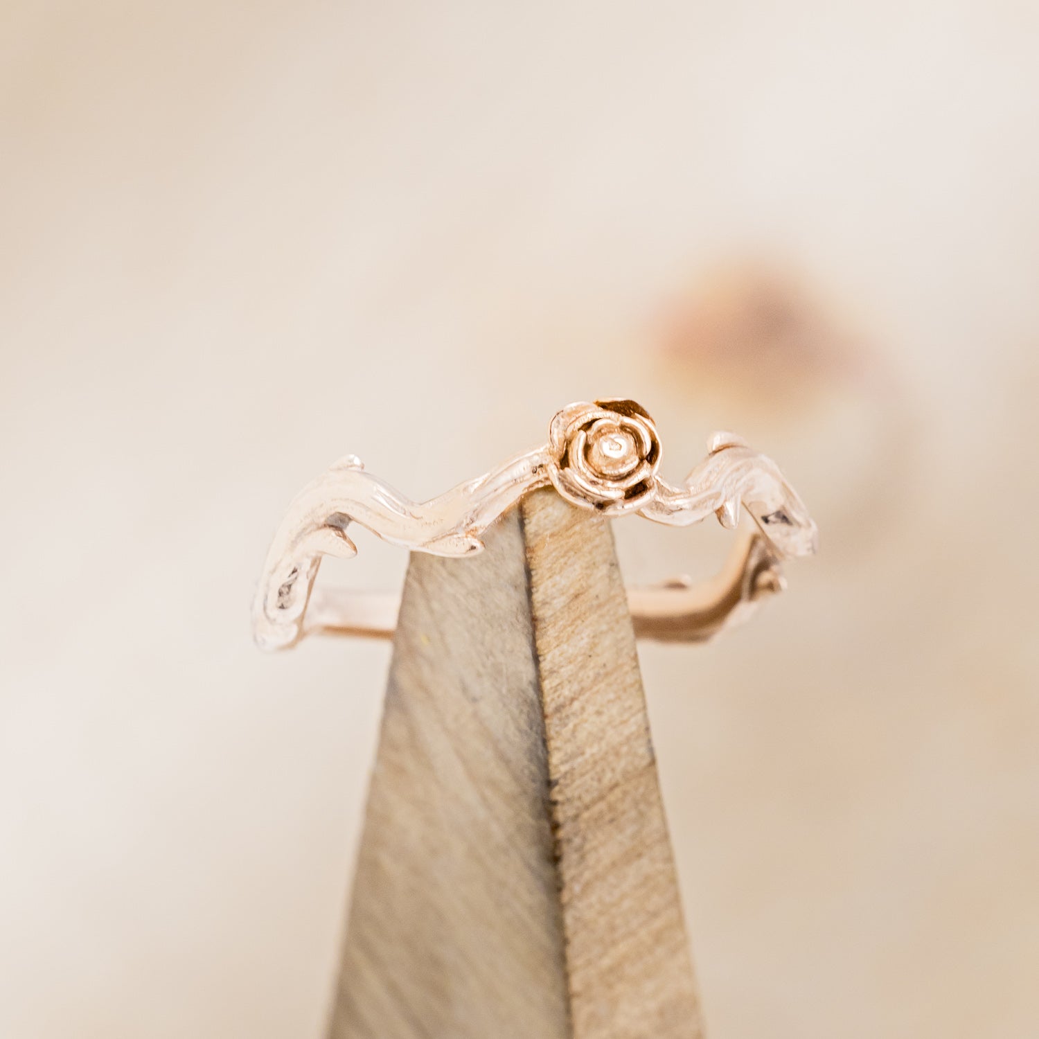 "BRIAR" - FLOWER VINE ACCENTED TRACER WEDDING BAND-1