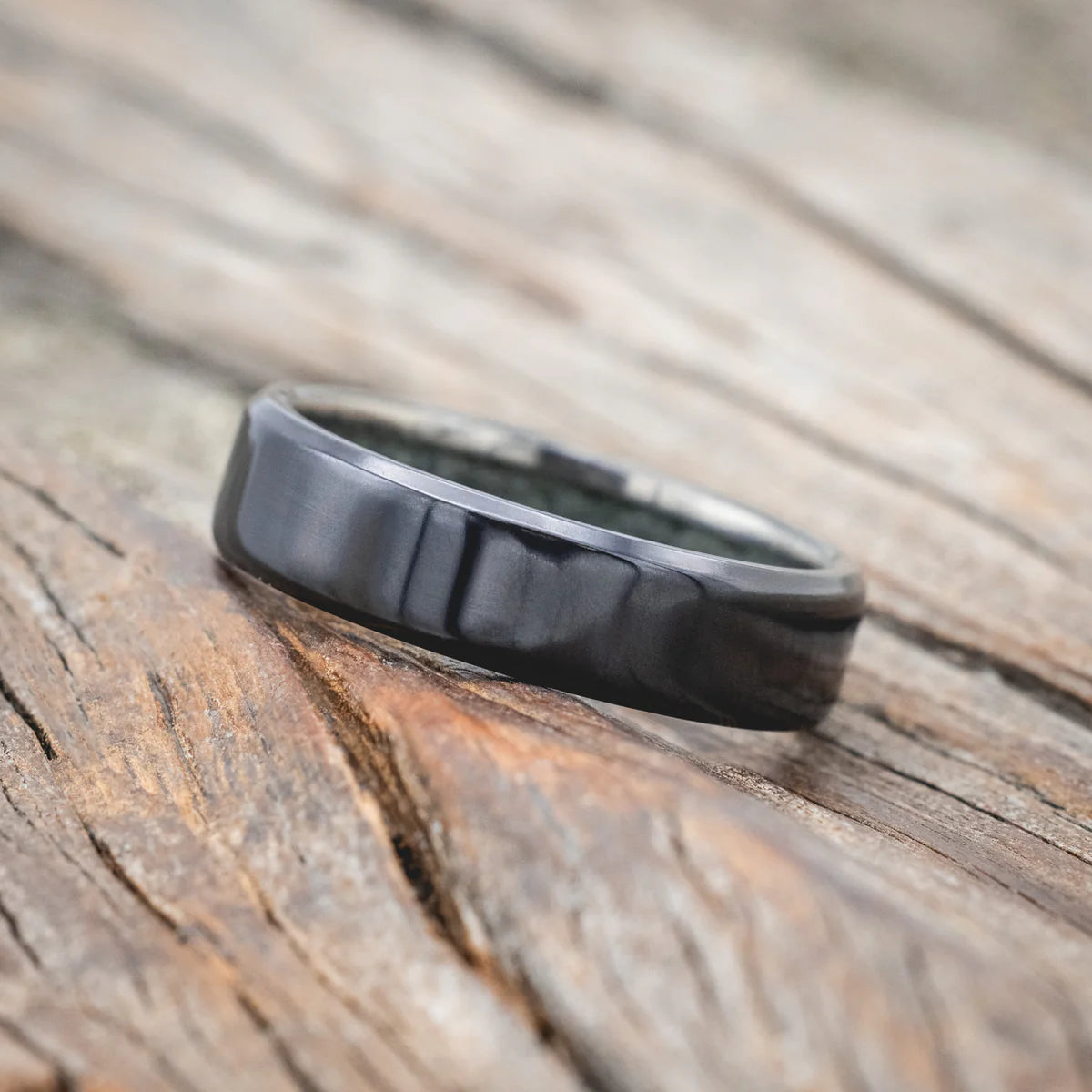 CRUSHED MOSS AGATE LINED WEDDING BAND - BLACK ZIRCONIUM (6MM) - SIZE 9 1/2-Staghead Designs