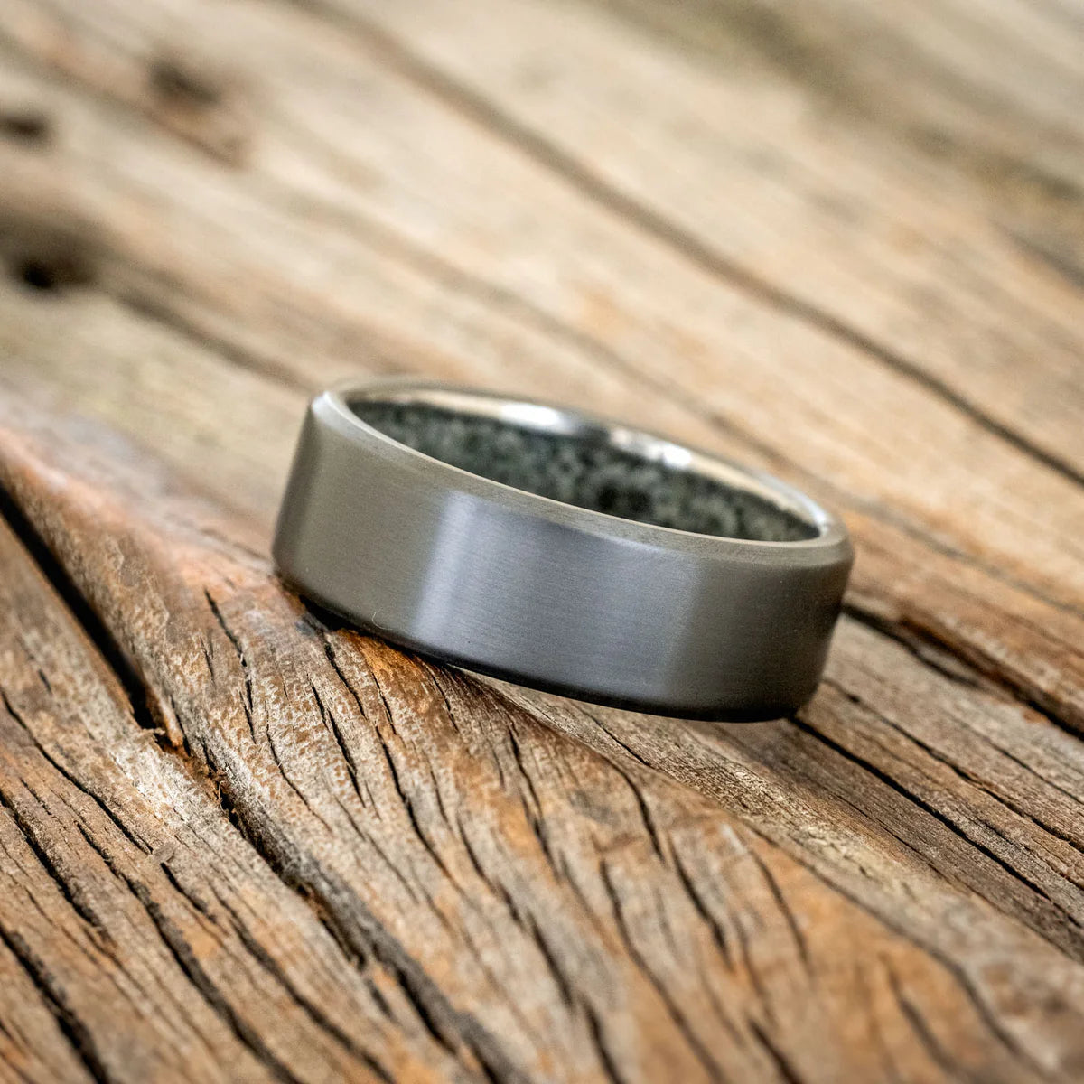 CRUSHED MOSS AGATE LINED WEDDING BAND - BLACK ZIRCONIUM - SIZE 13-Staghead Designs