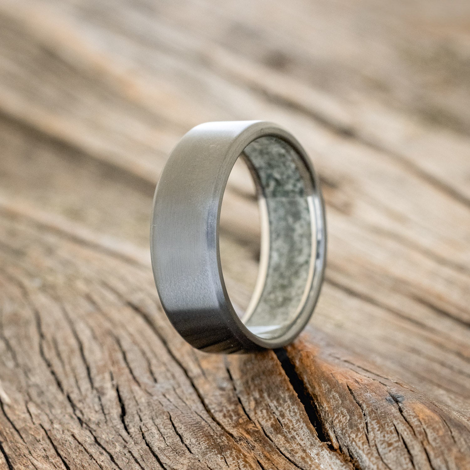 CRUSHED MOSS AGATE LINED WEDDING BAND-7