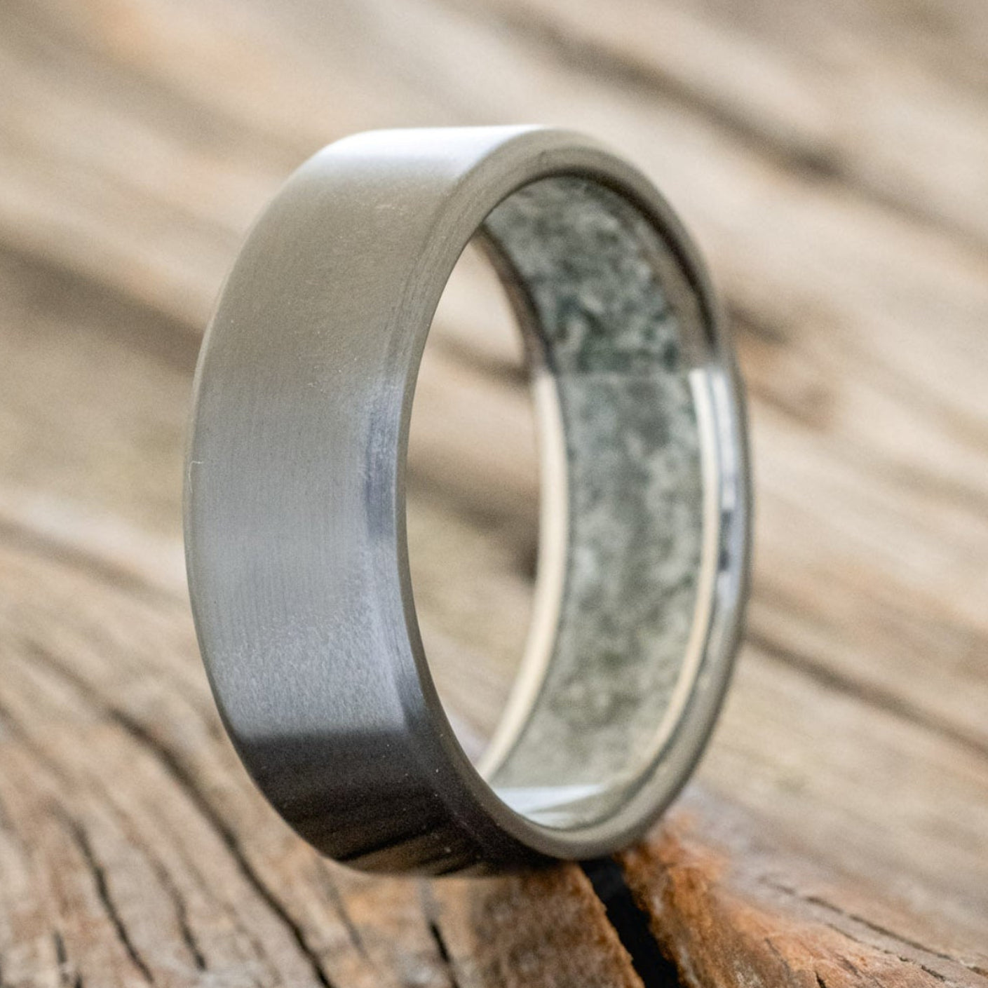 CRUSHED MOSS AGATE LINED WEDDING BAND-7