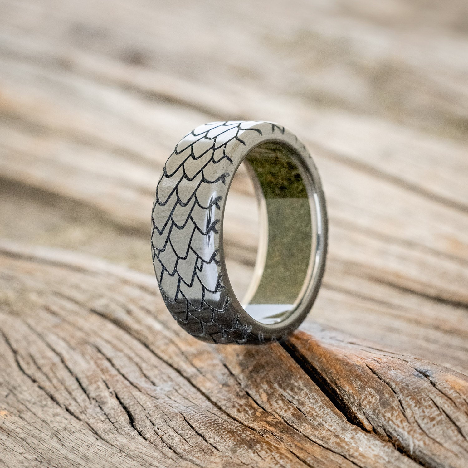 "ECHO" - DRAGON SCALE WEDDING RING FEATURING A MOSS LINED BAND-7