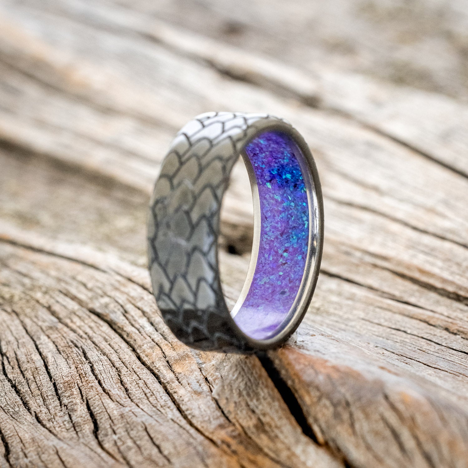 "ECHO" - DRAGON SCALE ENGRAVED WEDDING BAND WITH PURPLE OPAL LINING - BLACK ZIRCONIUM - SIZE 9 1/2-Staghead Designs